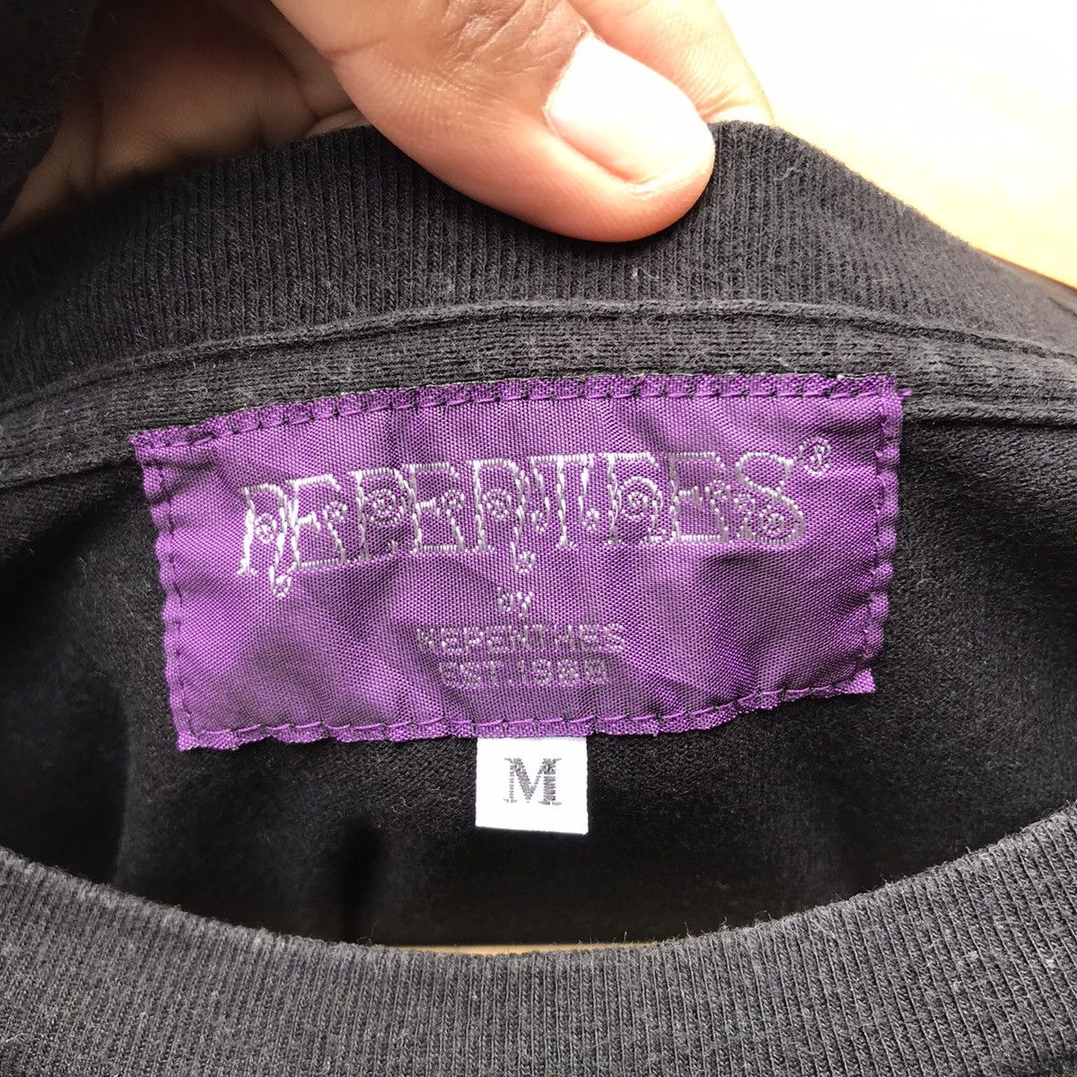 Nepenthes Vintage Nepenthes Co Pocket Tee Nepenthes Needles Japan Size US M / EU 48-50 / 2 - 8 Thumbnail