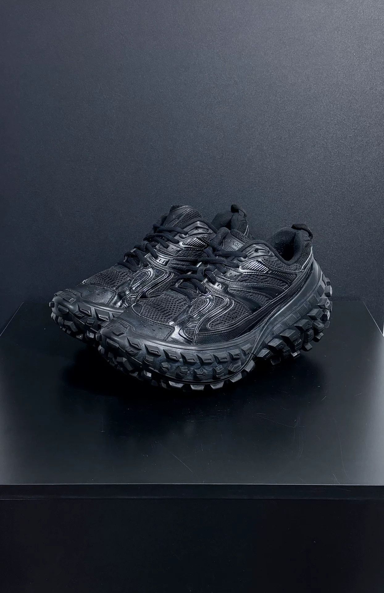 Balenciaga Balenciaga Multi Lowtop Sneakers 8.5 Men Size US 8.5 / EU 41-42 - 1 Thumbnail