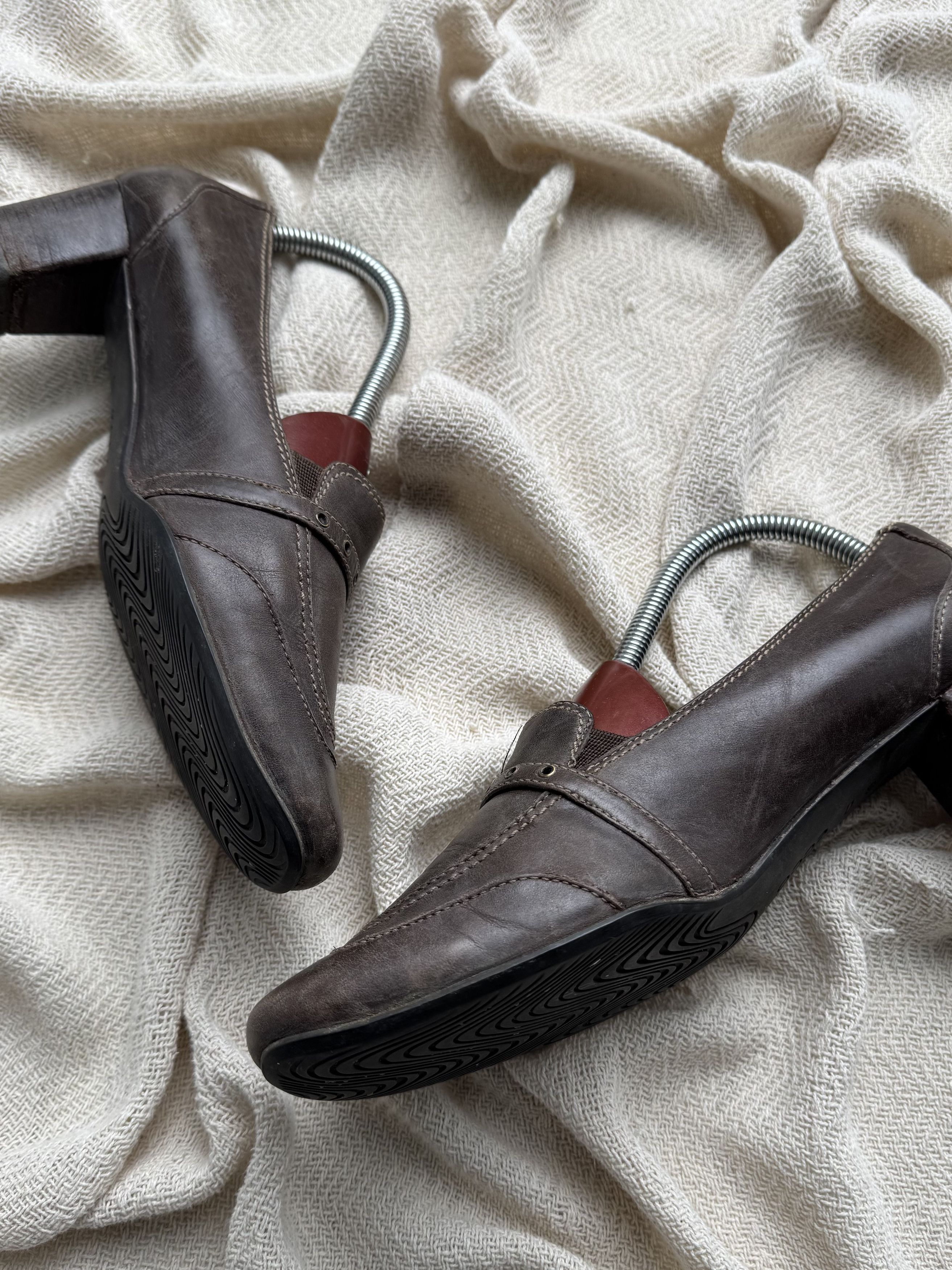 Vintage Vintage Leather Mary Jane Pumps Block Heel Classic Shoes Size US 9 / IT 39 - 5 Thumbnail