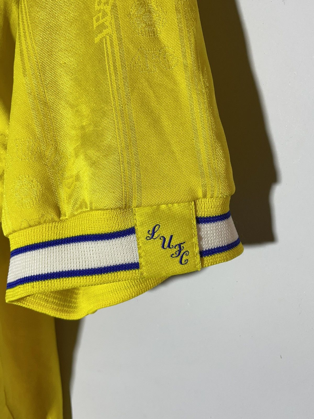 Puma × Vintage Leeds United Puma 1996/97 Away Vintage Football Shirt Size US L / EU 52-54 / 3 - 12 Thumbnail