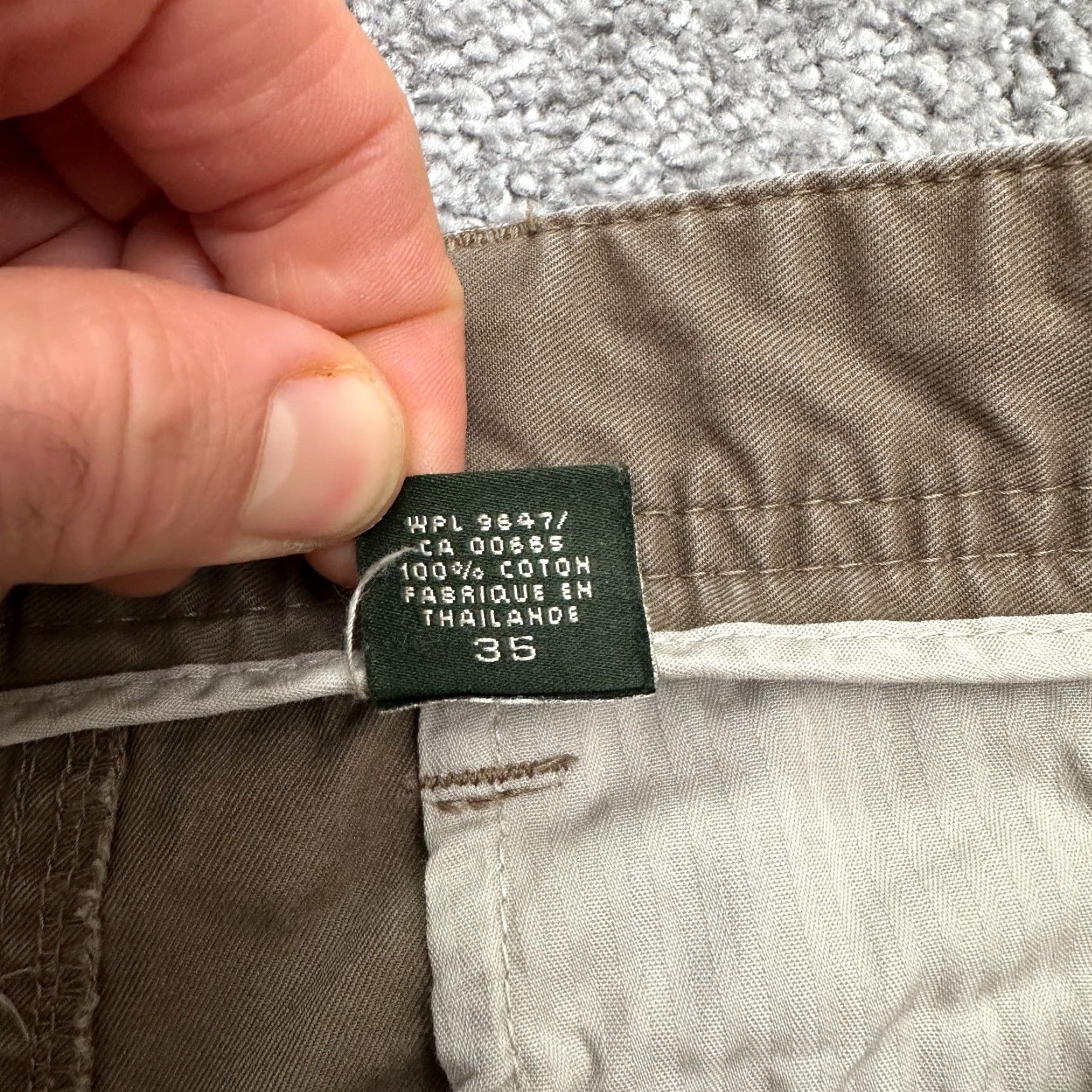 Eddie Bauer Eddie Bauer Chino Shorts Mens 35 Brown Pleated Front 100% Cotton Casual Outdoor Shirt Bag? Size US 35 - 7 Thumbnail