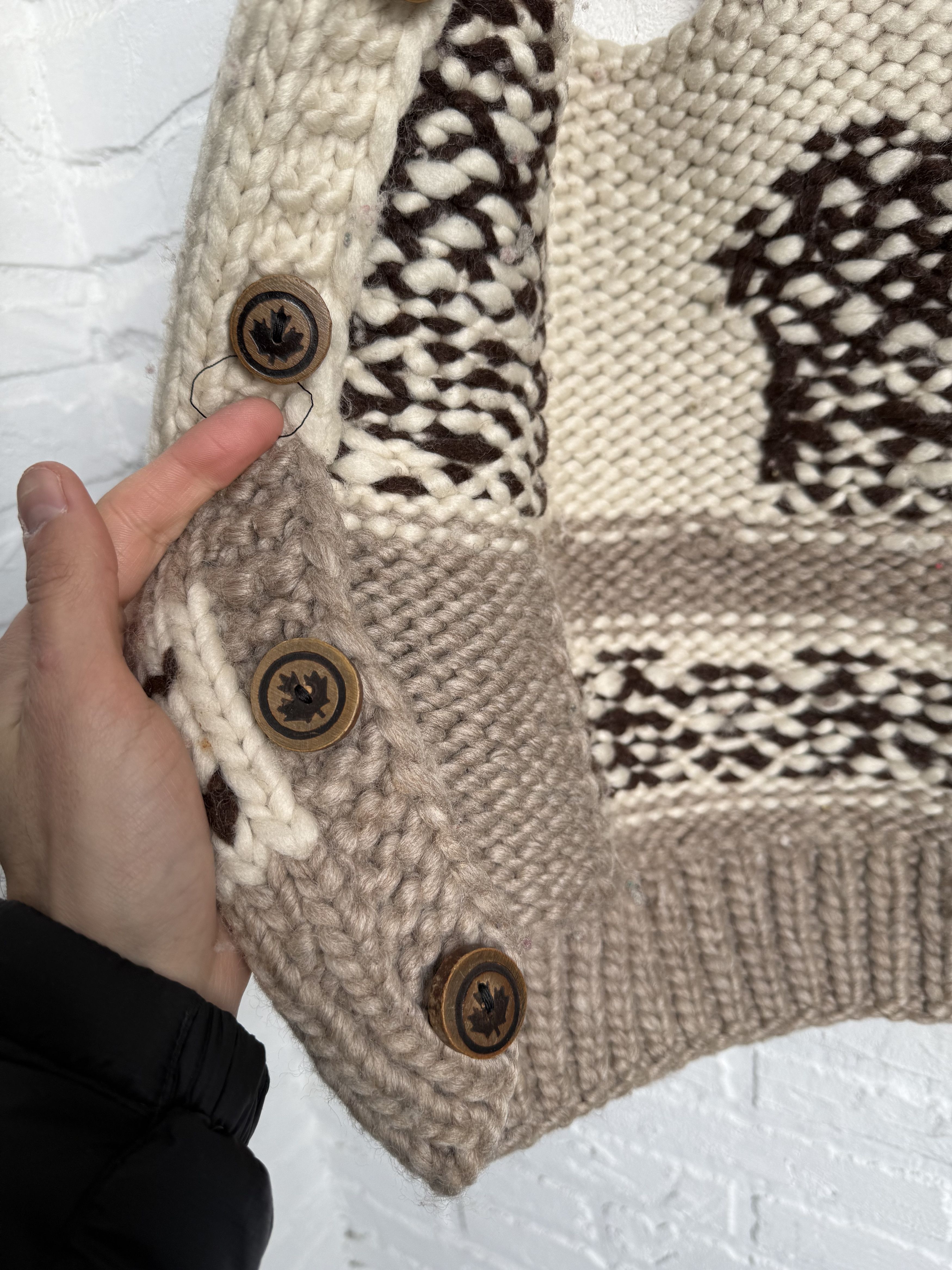 Vintage Vintage KISITAU wool hand knit vest Size US M / EU 48-50 / 2 - 4 Thumbnail