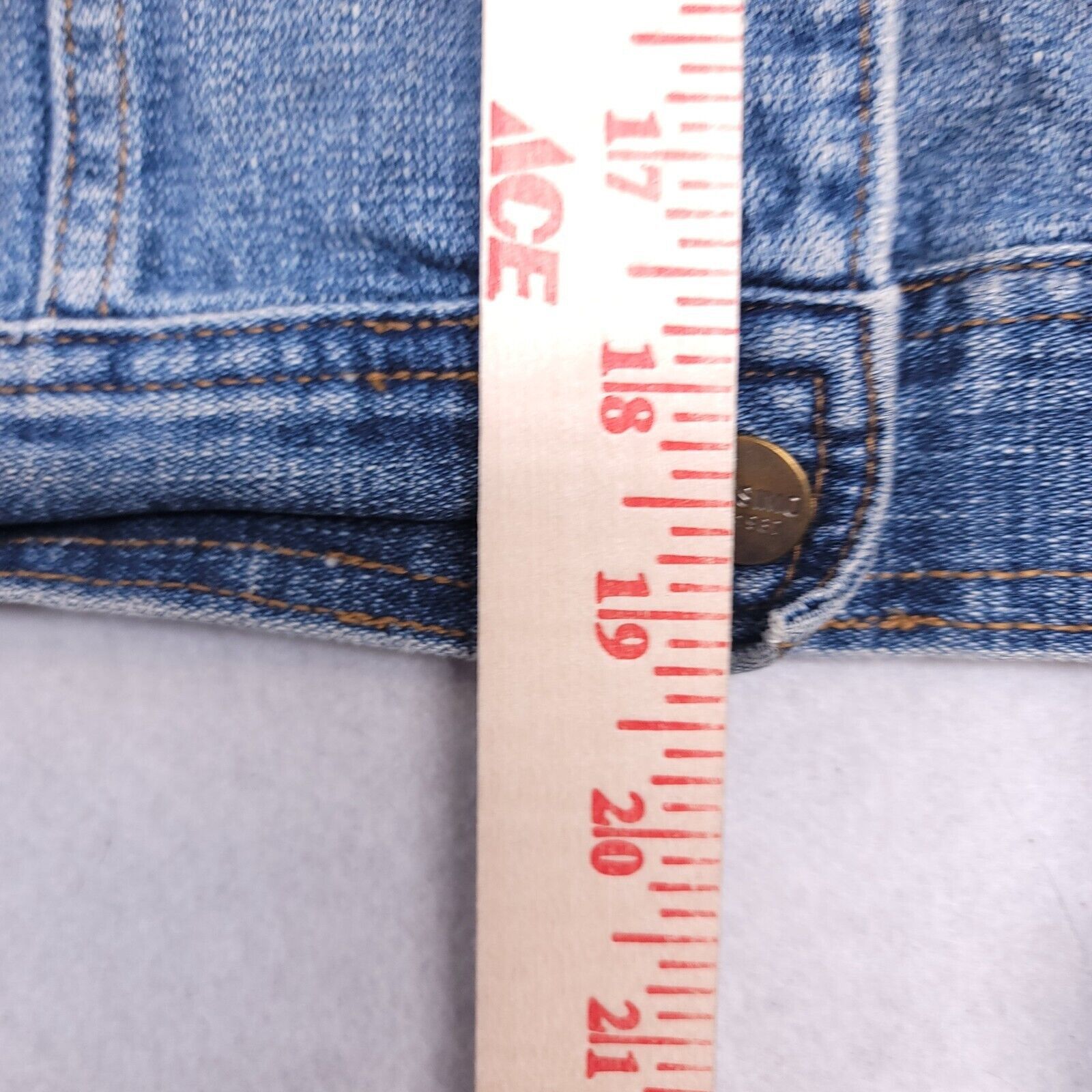 Mossimo Mossimo Casual Button Up Denim Jacket Womens Size M Blue Size M / US 6-8 / IT 42-44 - 7 Thumbnail