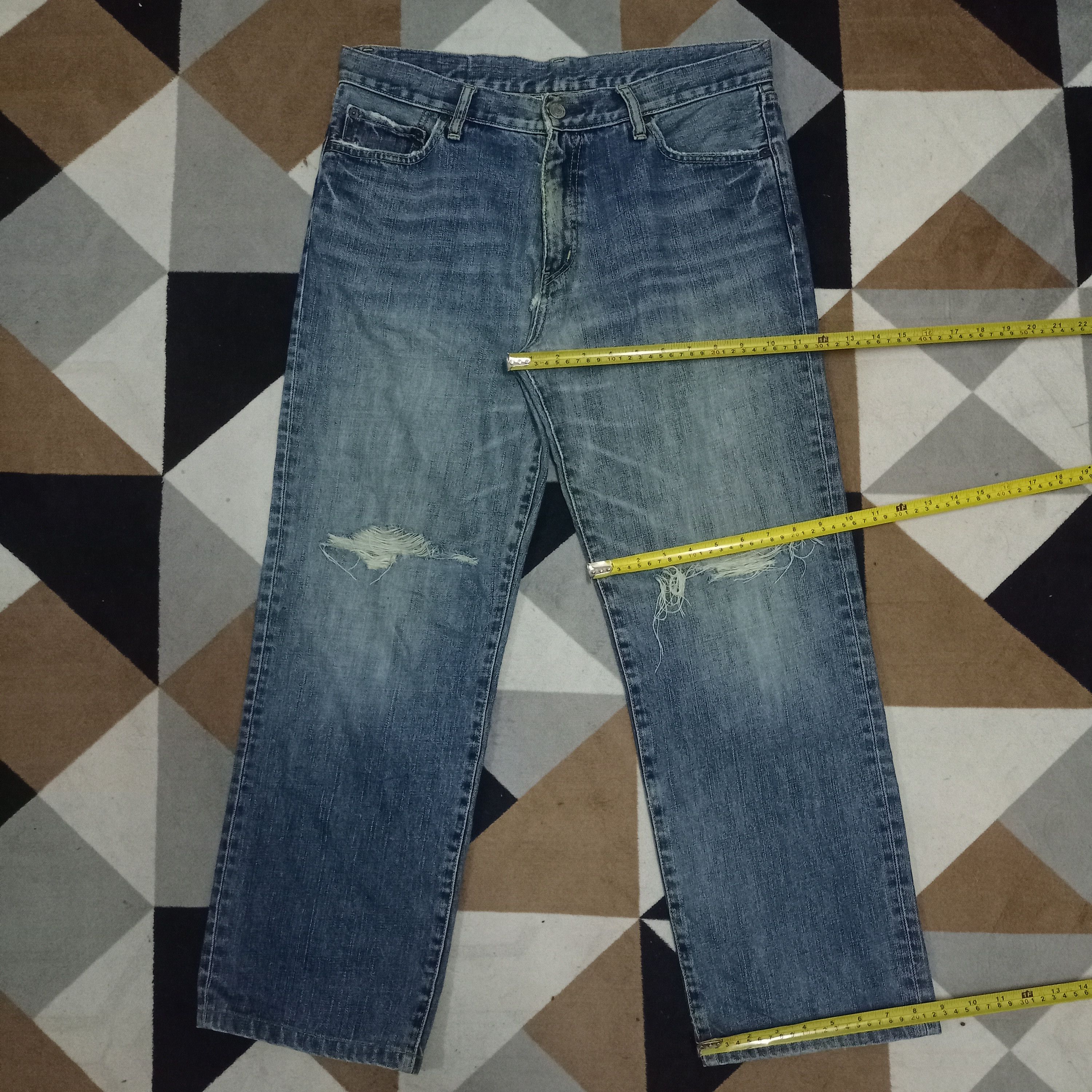 Japanese Brand × Uniqlo S002 Vintage Uniqlo Blue Wash Distressed Baggy Jeans Size US 34 / EU 50 - 9 Thumbnail
