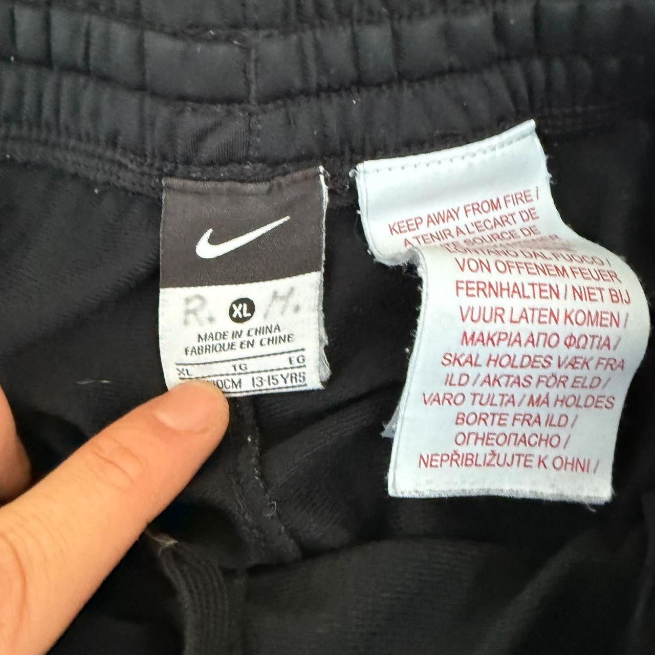 Nike Nike Trackpants Black Mini Swoosh Wide Leg Size US 32 / EU 48 - 4 Thumbnail