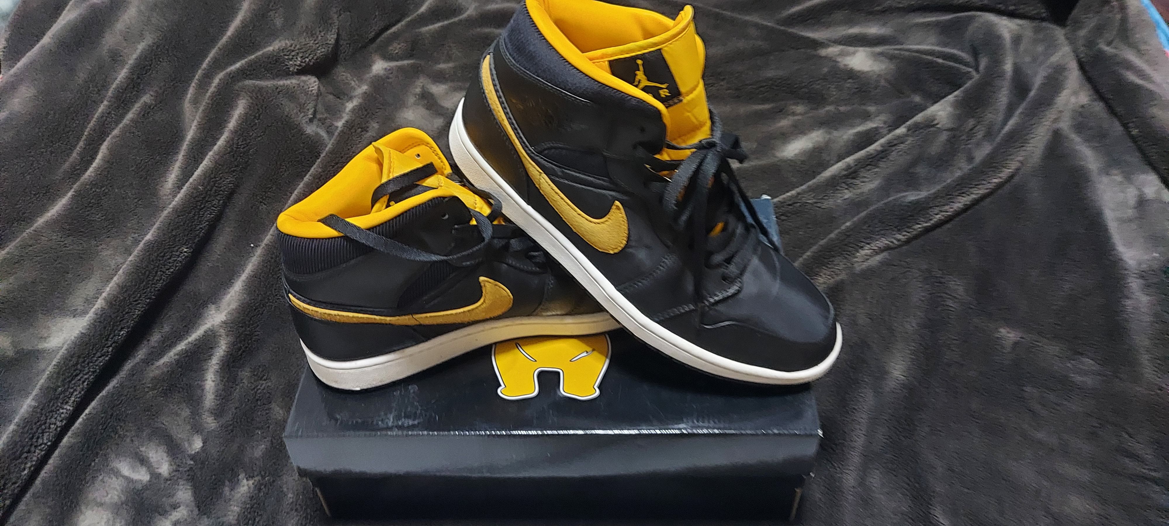 Other Air jordan 1 mid se black university gold Size US 11.5 / EU 44-45 - 4 Thumbnail