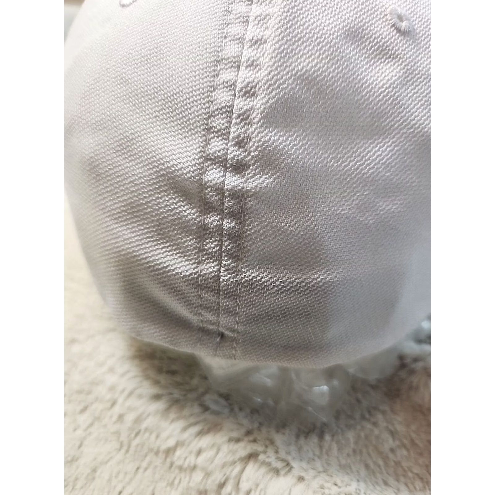 TravisMathew Travis Mathew Hat/Cap Baseball Cap Mens Large / XL White Fitted Sports Knit Cotton Polyester Cap Size ONE SIZE - 4 Thumbnail