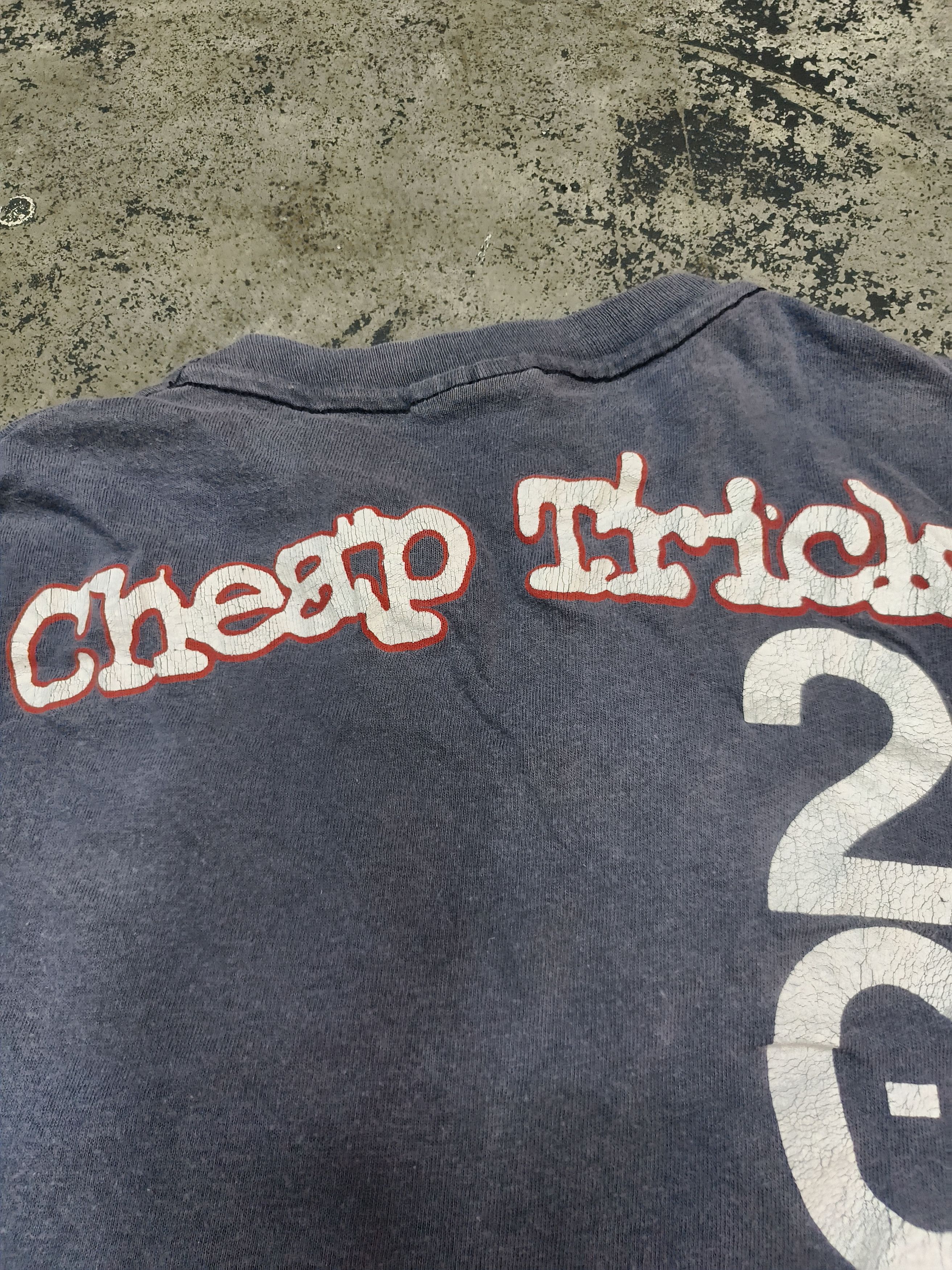 Band Tees Vtg Distressed faded alter cheap trick rock band Size US L / EU 52-54 / 3 - 8 Thumbnail
