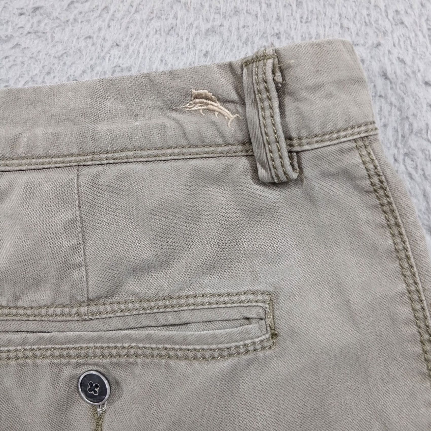 Tommy Bahama Tommy Bahama Mens Chino Shorts Size 35 Tan Cotton Blend EUC Size US 35 - 5 Thumbnail