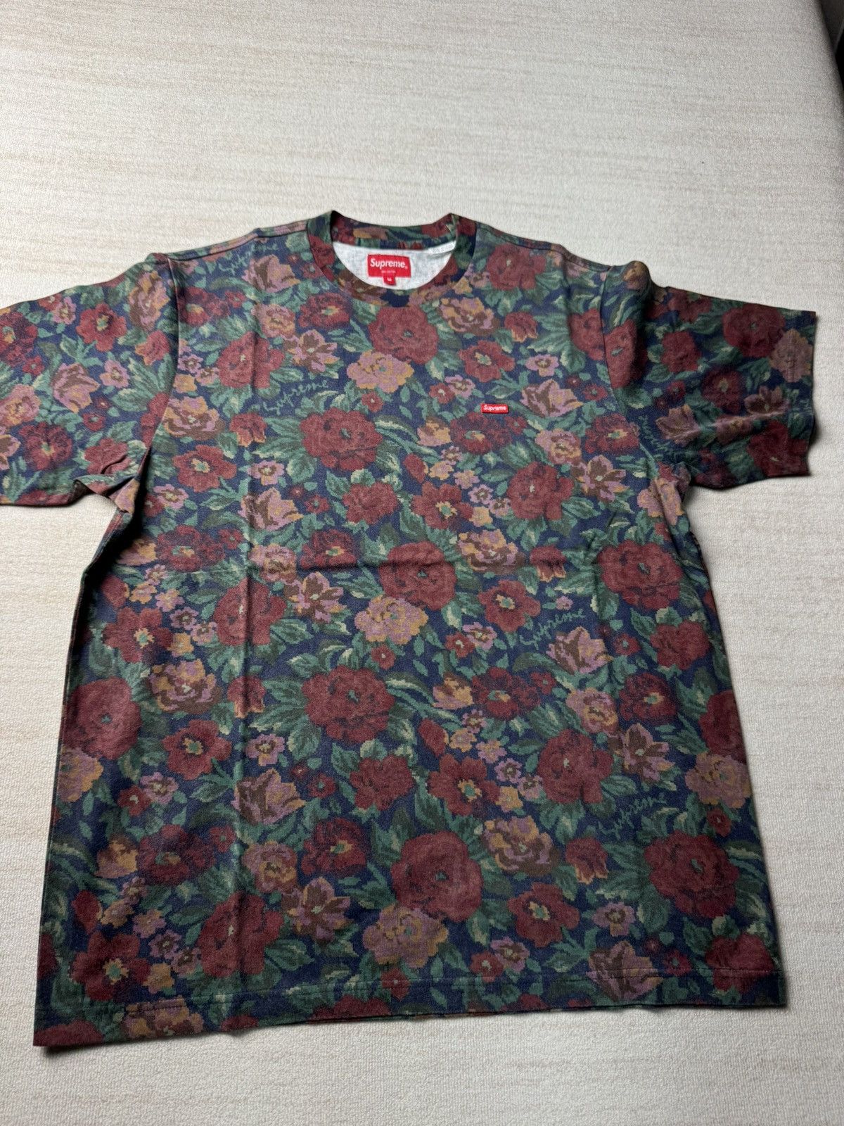 Supreme Small logo floral tee Size US M / EU 48-50 / 2 - 1 Thumbnail