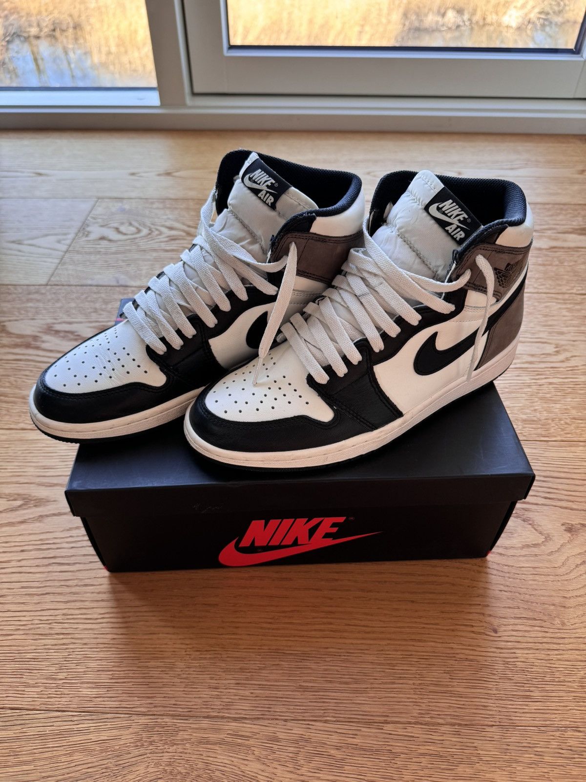 Jordan Brand × Nike Air Jordan 1 | mocha | US9/42,5 Size US 9 / EU 42 - 3 Thumbnail