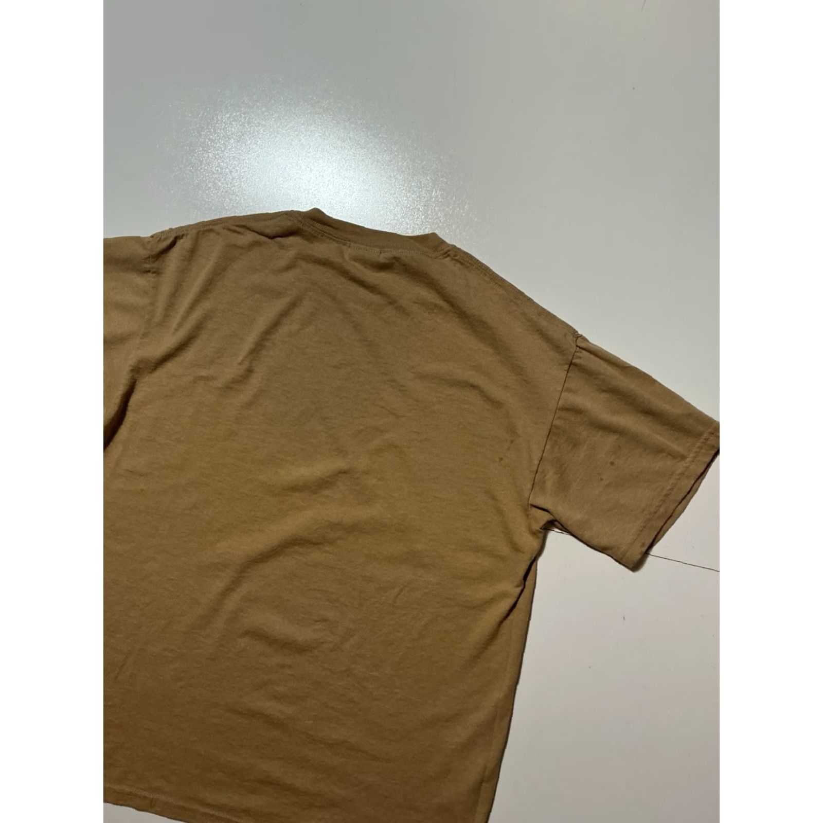 Gildan OshKosh Wisconsin Always Barrel Fun Flying Cows Plane Aviation Graphic T-Shirt M Mens Beige Size US M / EU 48-50 / 2 - 4 Thumbnail