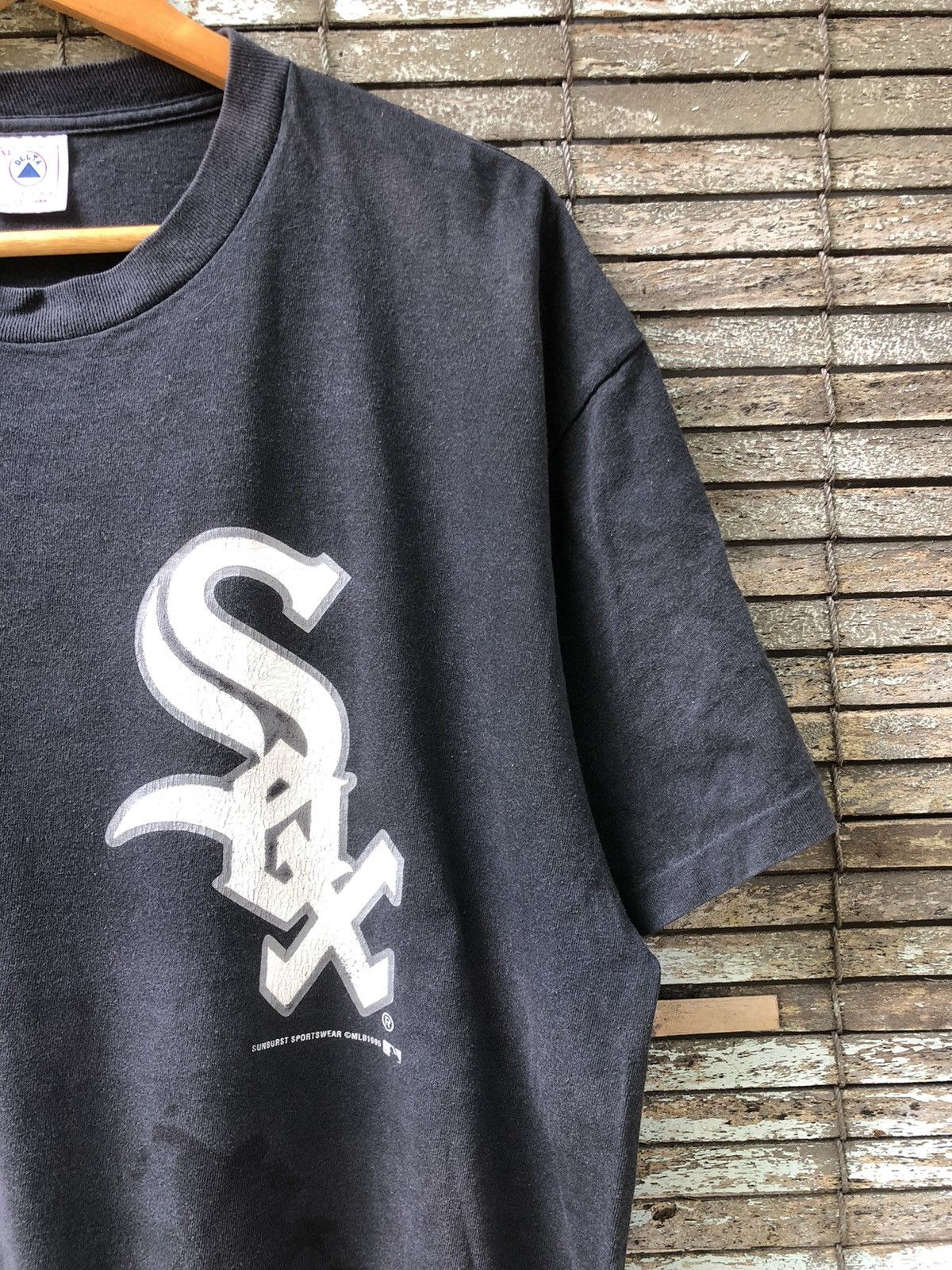MLB Vintage 90s Sunfaded MLB Chicago White Sox Tshirts Size US XL / EU 56 / 4 - 2 Thumbnail