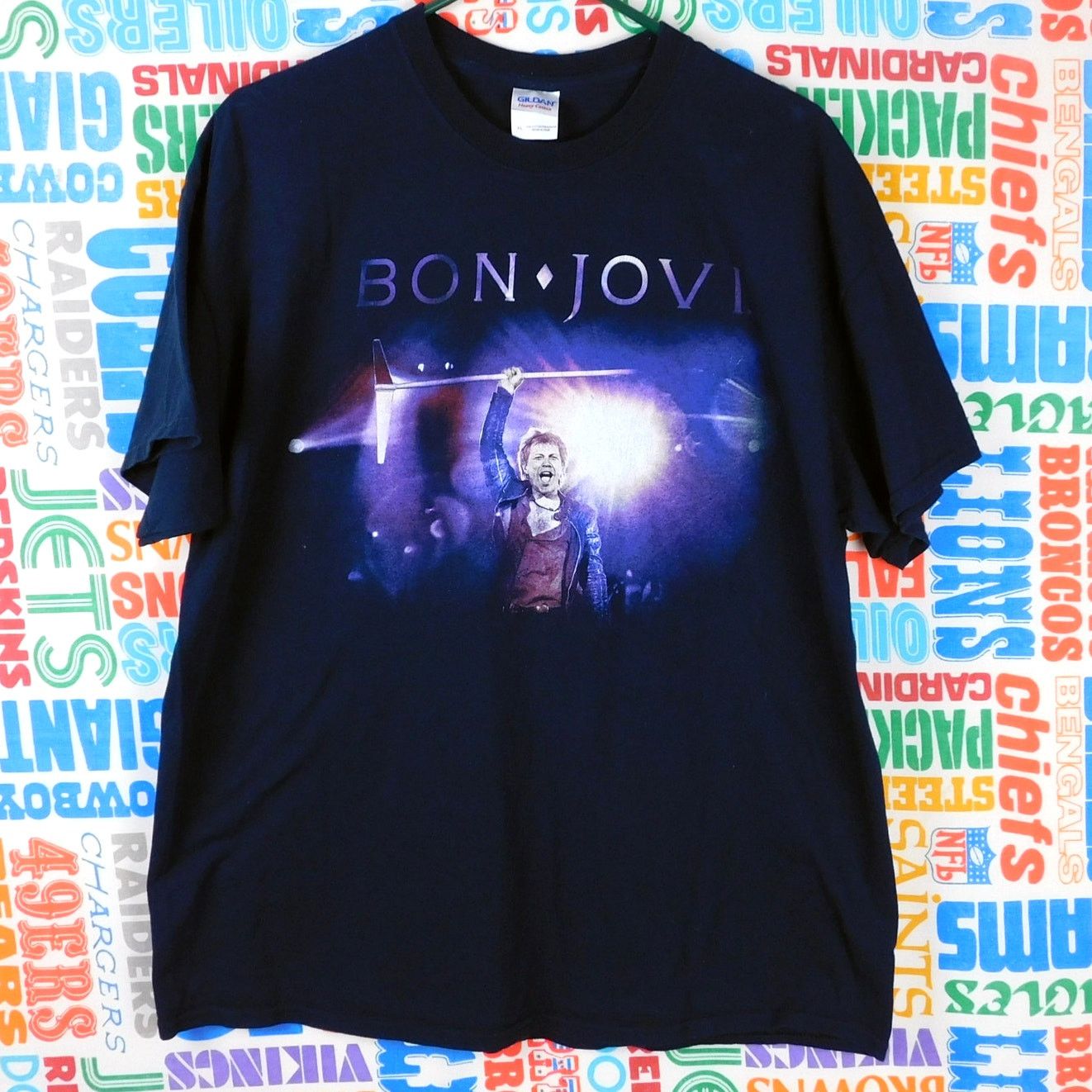 Gildan Bon Jovi Because We Can Tour T Shirt Size XL Black Size US XL / EU 56 / 4 - 1 Thumbnail