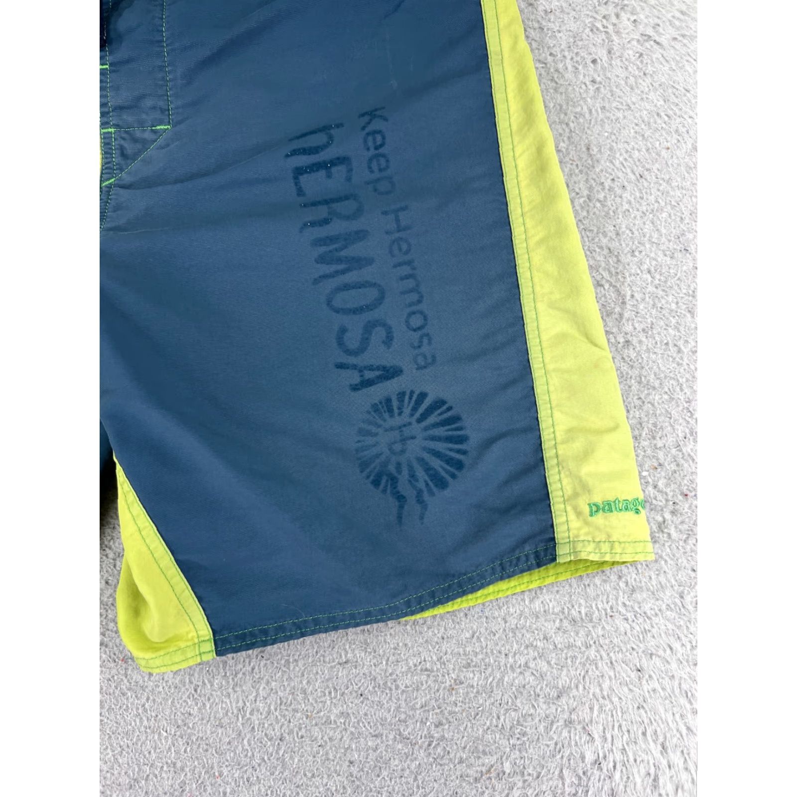 Patagonia Patagonia Mens Swim Trunks Bottom 33 Green Blue 100% Nylon Zipper Pocket Wavefarer Beach Size US 33 - 2 Thumbnail