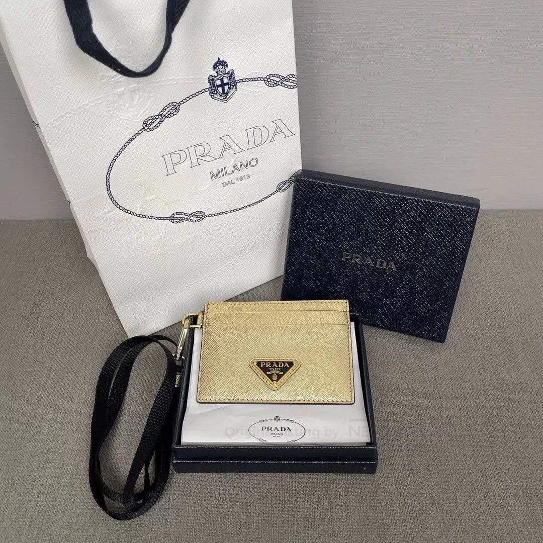 Prada Prada Limited Edition Triangle Logo Leather Card Holder. Size ONE SIZE - 1 Thumbnail