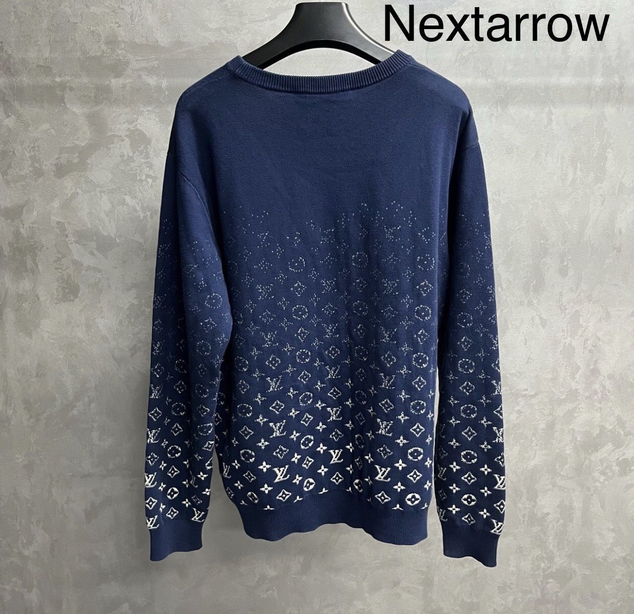 Louis Vuitton Louis Vuitton dark blue gradient neck long sleeved sweater Size US XL / EU 56 / 4 - 2 Thumbnail
