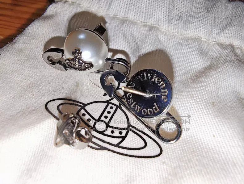 Vivienne Westwood Vivienne Westwood Pearl Pin Earrings - White Pearl with Da Size ONE SIZE - 3 Thumbnail