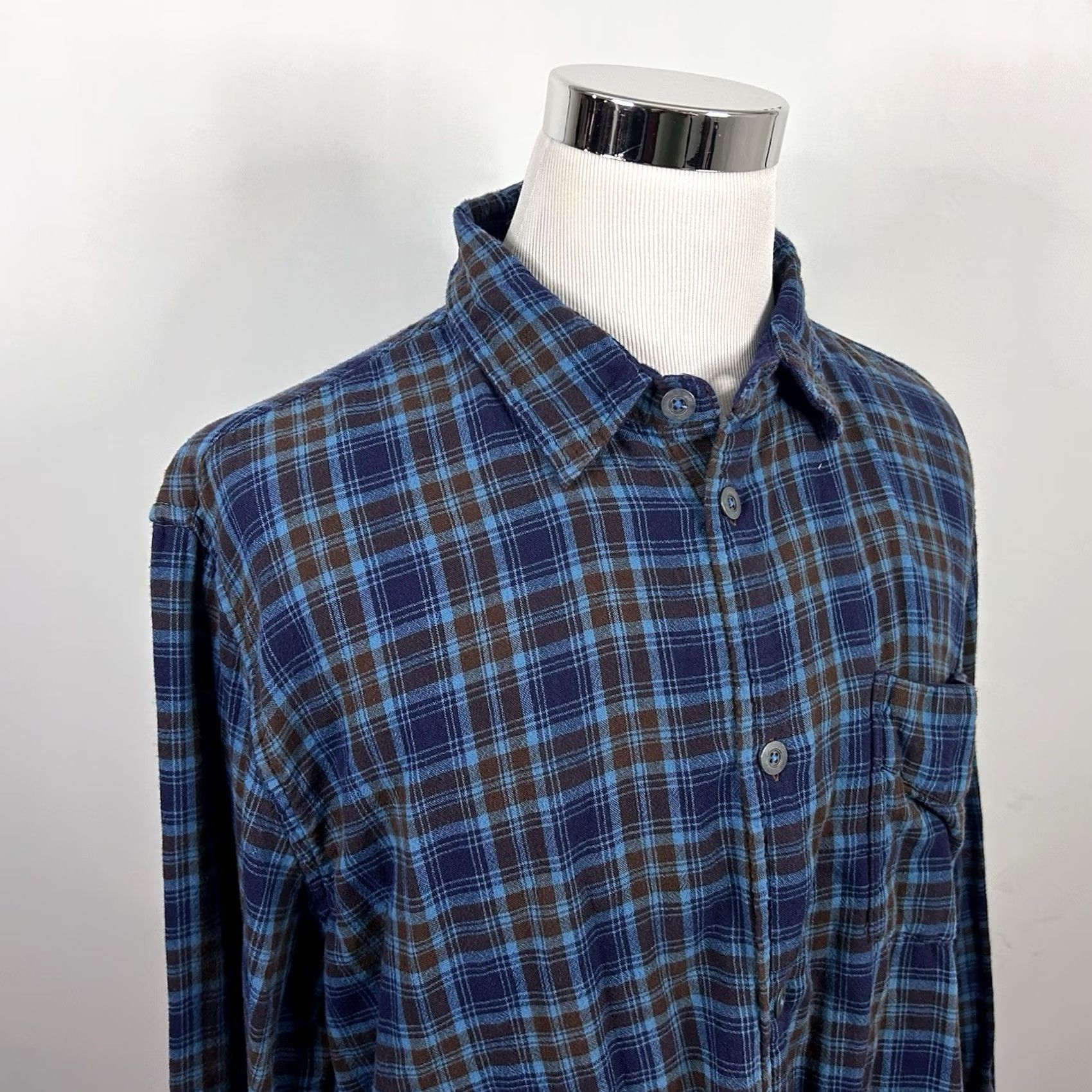 Carbon2Cobalt Carbon 2 Cobalt XL Flannel Shirt Blue Plaid Cotton Button Front Casual Shirt Men XL Blue Plaid Cotton Button-Front Long Sleeve Collared Shirt Size US XL / EU 56 / 4 - 2 Thumbnail