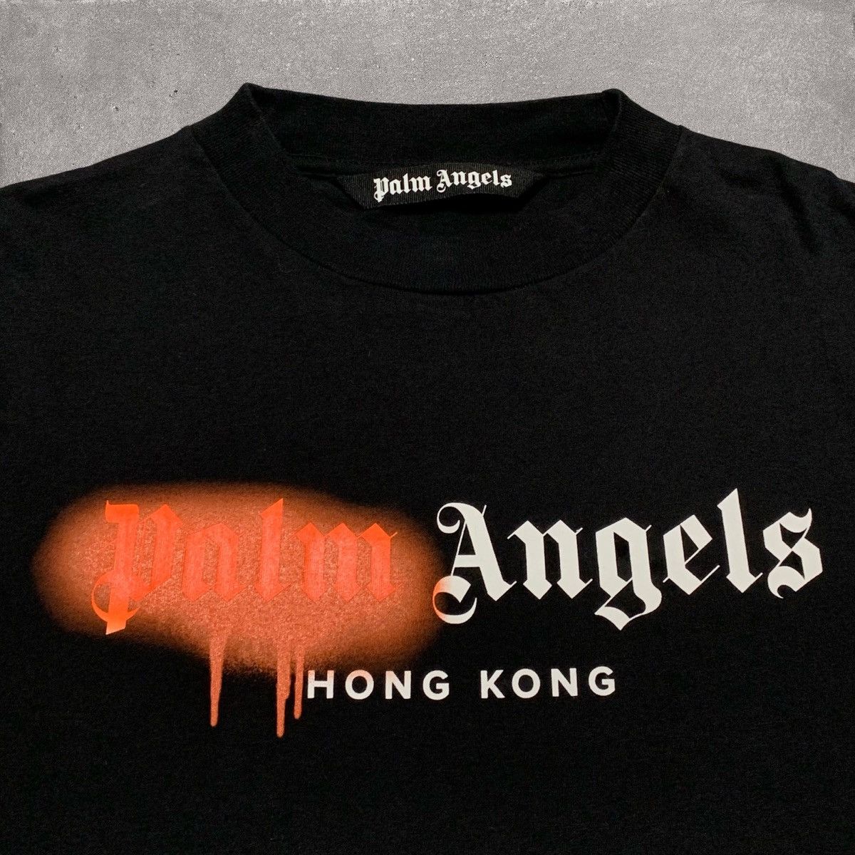 Palm Angels Palm Angels Large Hong Kong Sprayed Black Tee Size US L / EU 52-54 / 3 - 3 Thumbnail