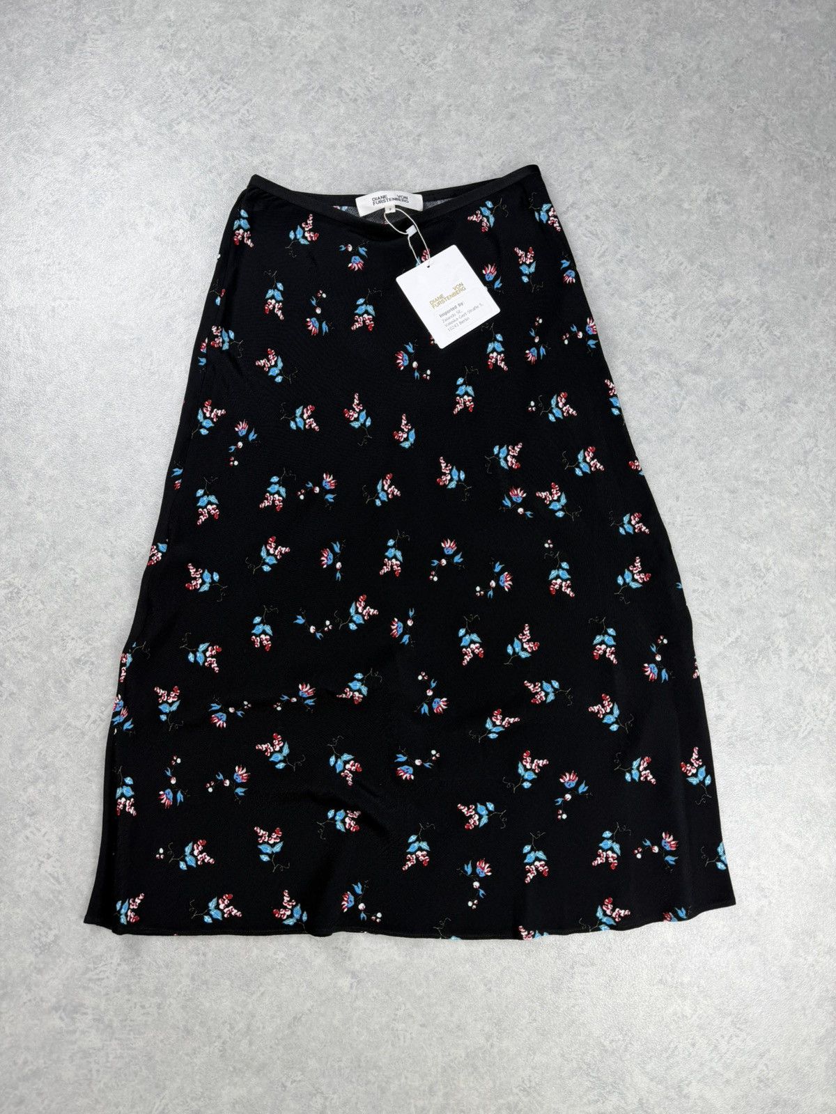 Diane von Furstenberg Diane Von Furstenberg Floral Skirt Black Size S Size 27" / US 4 / IT 40 - 1 Thumbnail