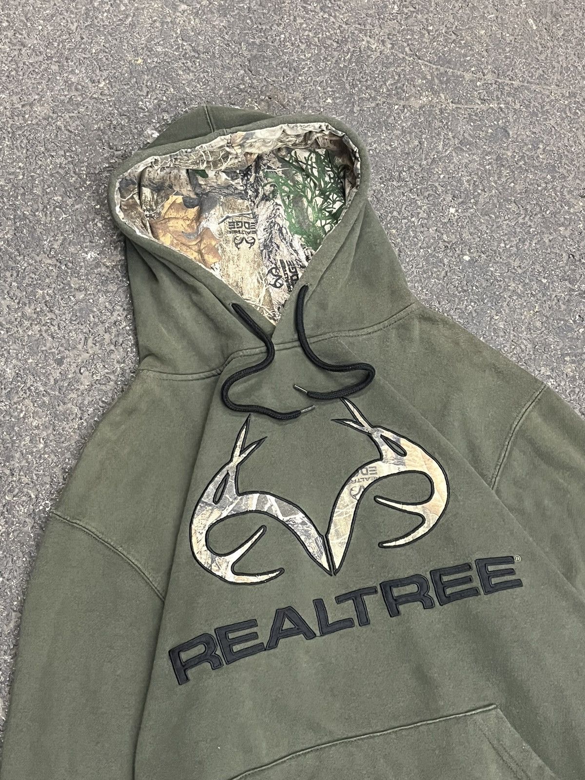 Realtree × Vintage Real tree camo vintage y2k earth tone streetwear hype skater Size US L / EU 52-54 / 3 - 5 Thumbnail