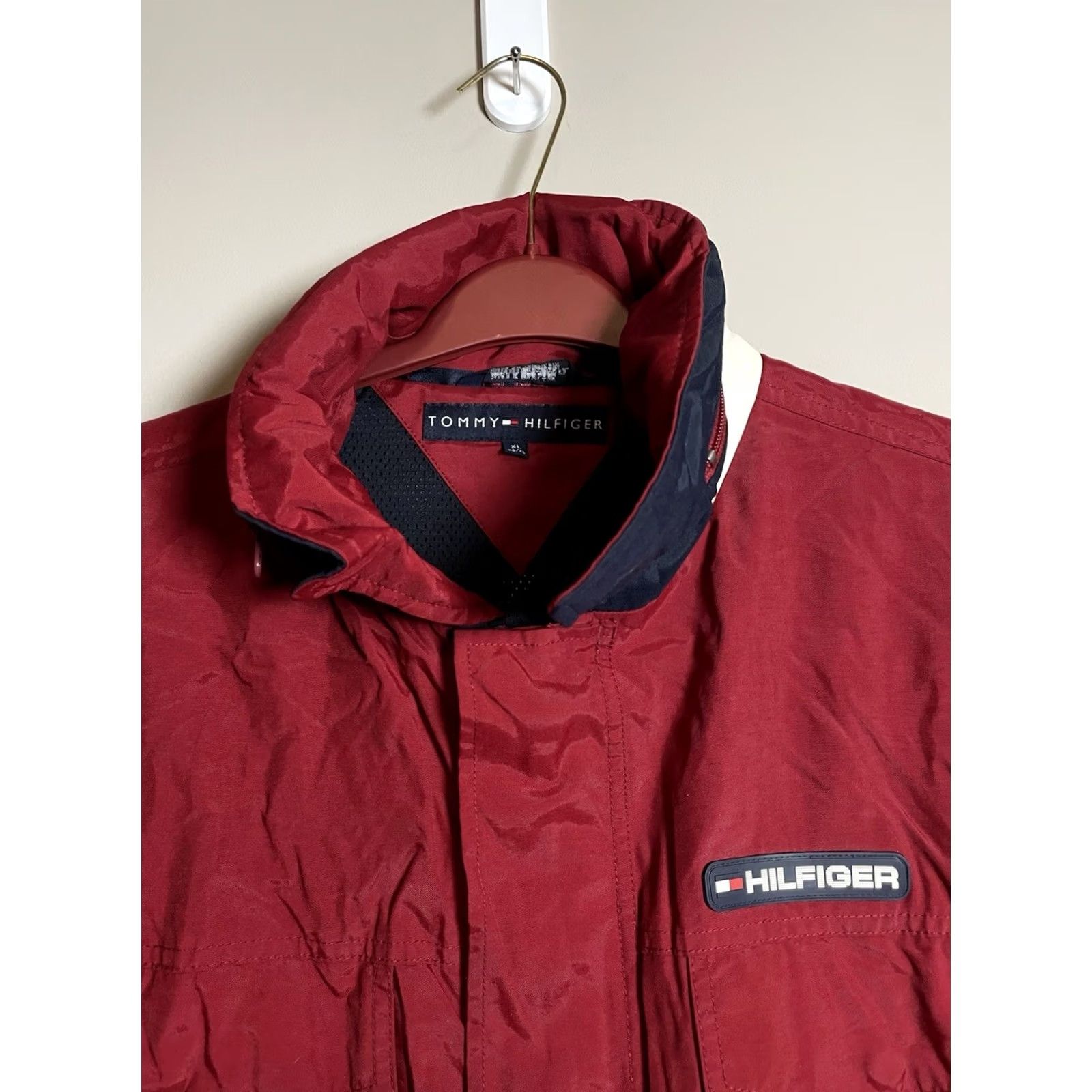 Tommy Hilfiger VINTAGE Tommy Hilfiger Jacket Men XL Red 90s Bomber Zip Snap Logo Zipper Athletic Casual Travel Fall Spring Girls? Mens Size US XL / EU 56 / 4 - 3 Thumbnail