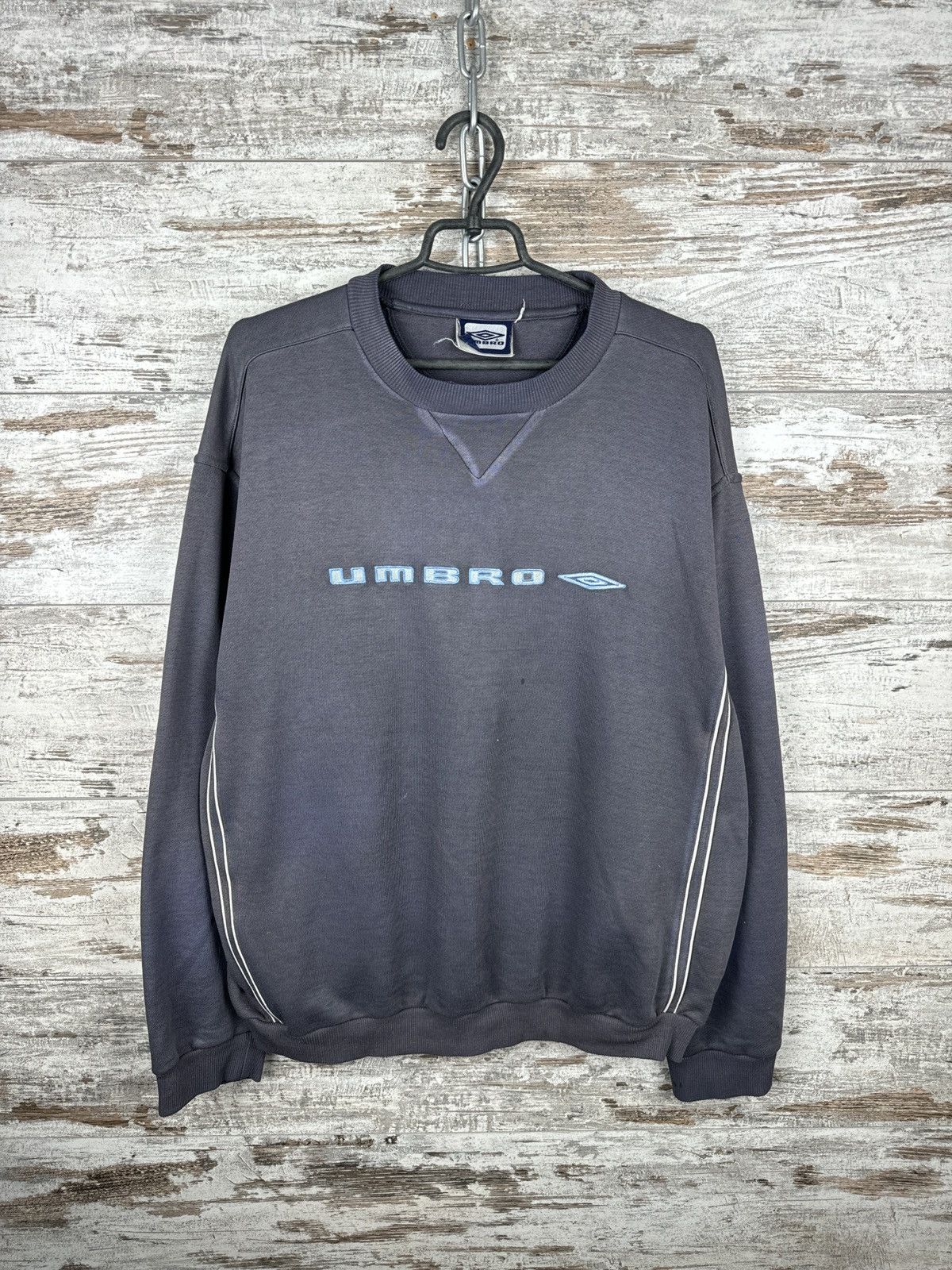 Umbro × Vintage Mens Vintage Umbro distressed sweatshirt big logo y2k rare Size US L / EU 52-54 / 3 - 2 Thumbnail