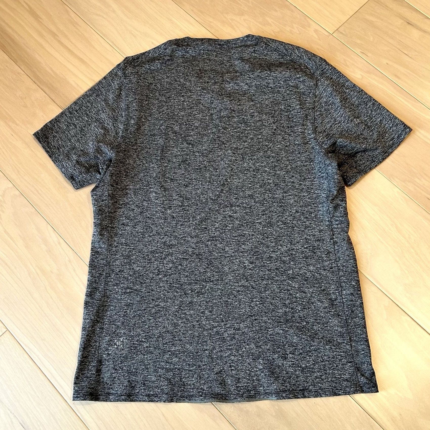 Lululemon Lululemon Metal Vent T-Shirt Shirt Short Sleeve Men's L Gray Crew Neck Athletic Athleticwear Size US L / EU 52-54 / 3 - 2 Thumbnail