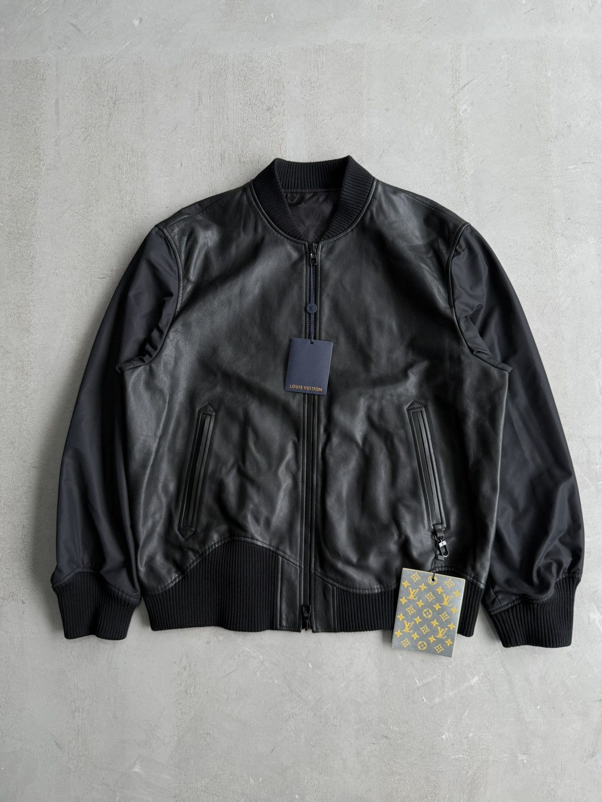 Louis Vuitton Louis Vuitton - FW2022 Leather/Mono Reversible Bomber Jacket Size US L / EU 52-54 / 3 - 1 Thumbnail