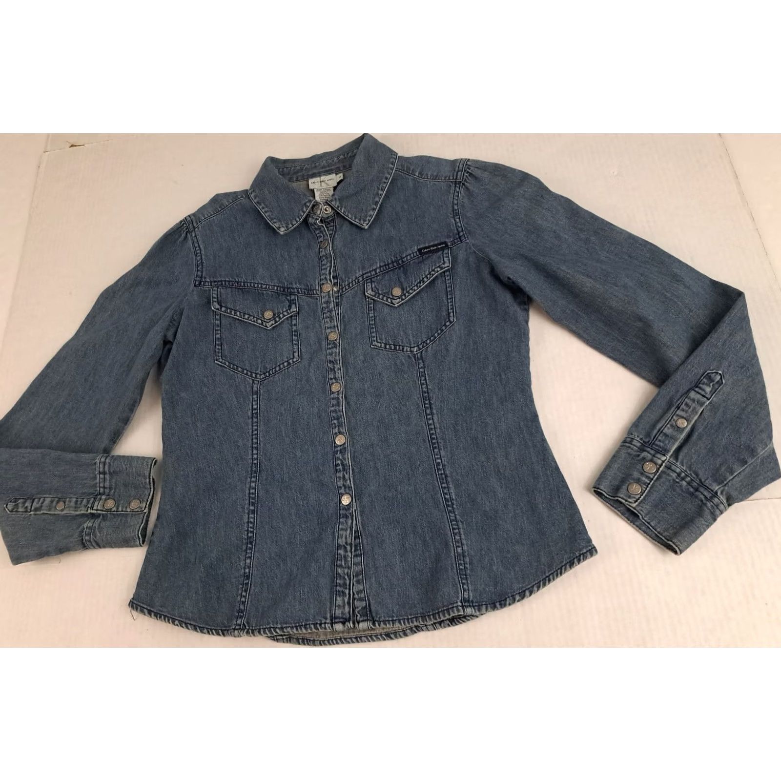 Vintage VINTAGE Calvin Klein Jeans Shirt Woman Western Denim Blue Button-Up Long Sleeve Cotton Pockets 22in Size M / US 6-8 / IT 42-44 - 4 Thumbnail