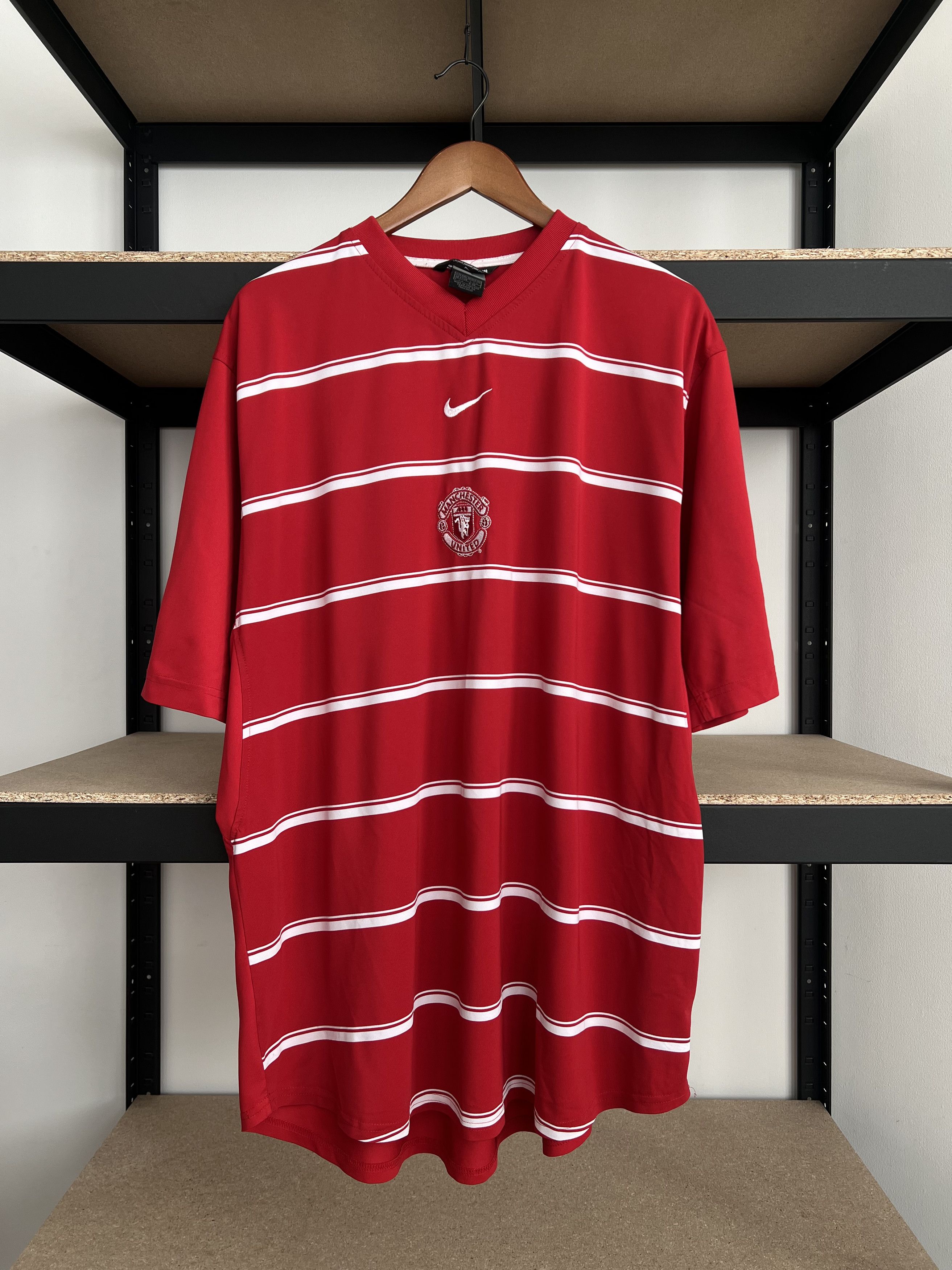 image of Vintage 90's Nike Manchester United Jersey T-Shirt in Red, Men's (Size 2XL)