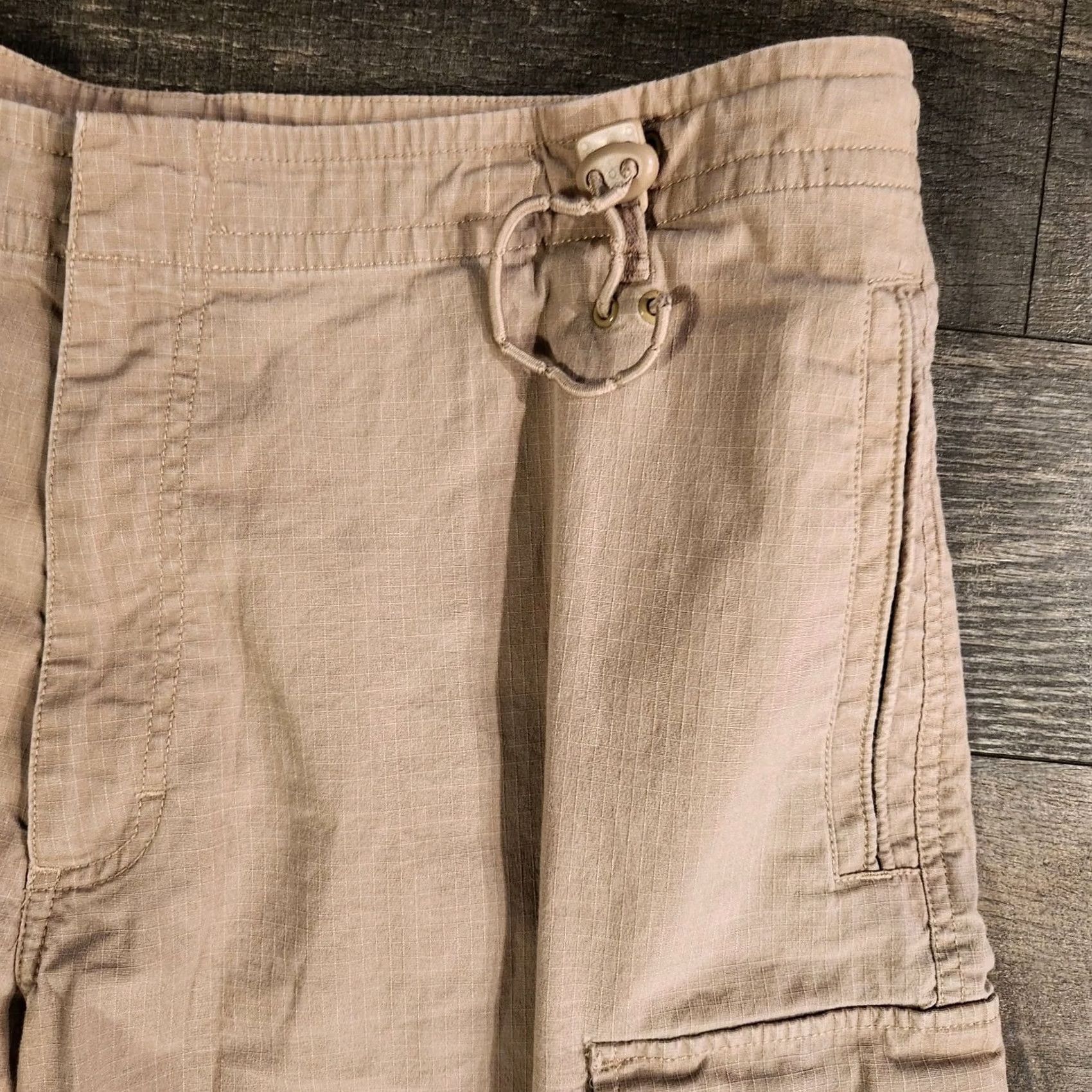 Nike VINTAGE Nike Cargo Shorts Mens Large Khaki Outdoors Fishing Ripstop Y2K Hiking Cargo Pocket Men Size L Beige Cotton Canvas Logo Size US 33 - 4 Thumbnail