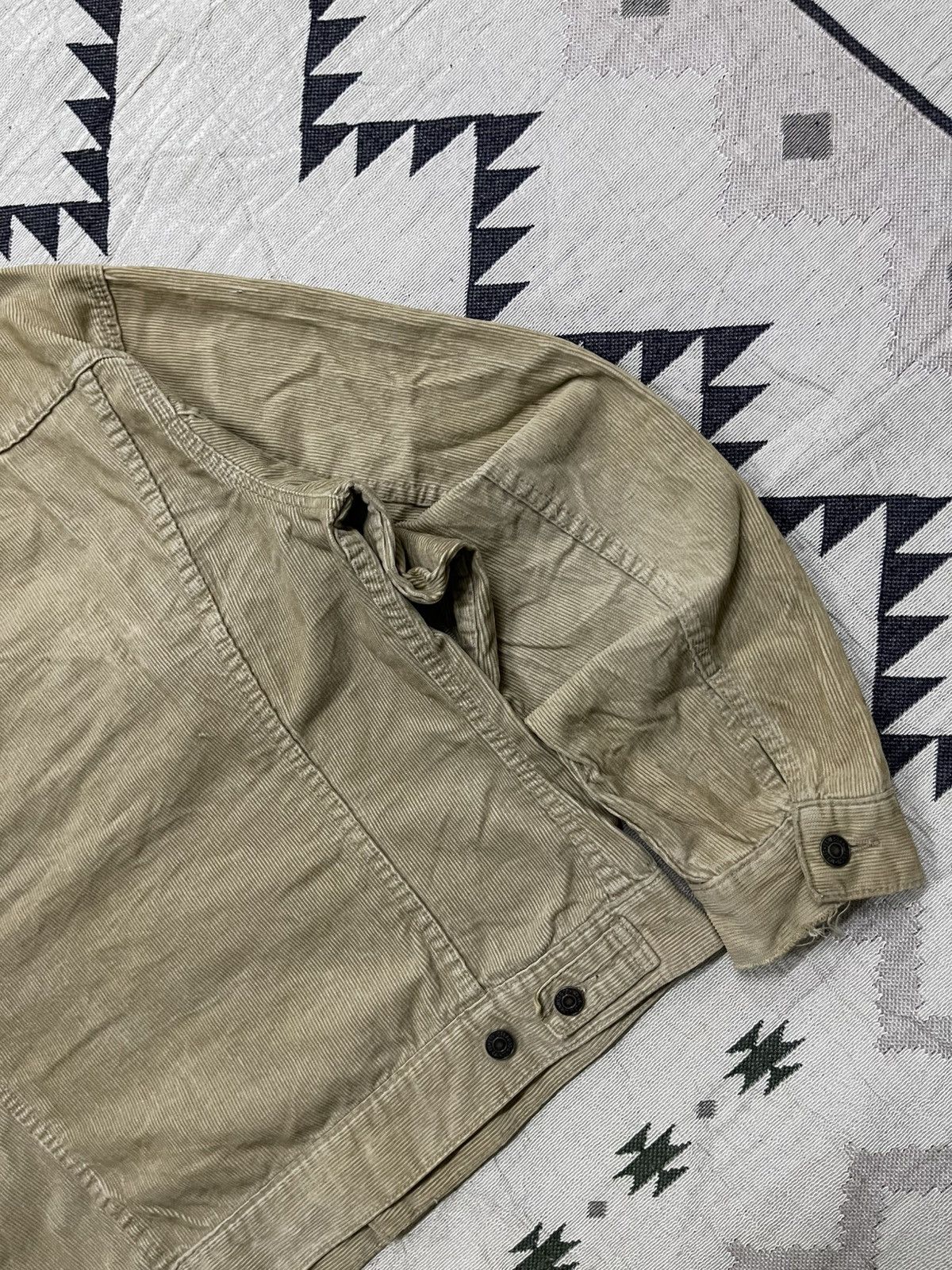Levi's VINTAGE LEVIS CORDUROY TRUCKER JACKET FADED Size US L / EU 52-54 / 3 - 17 Thumbnail
