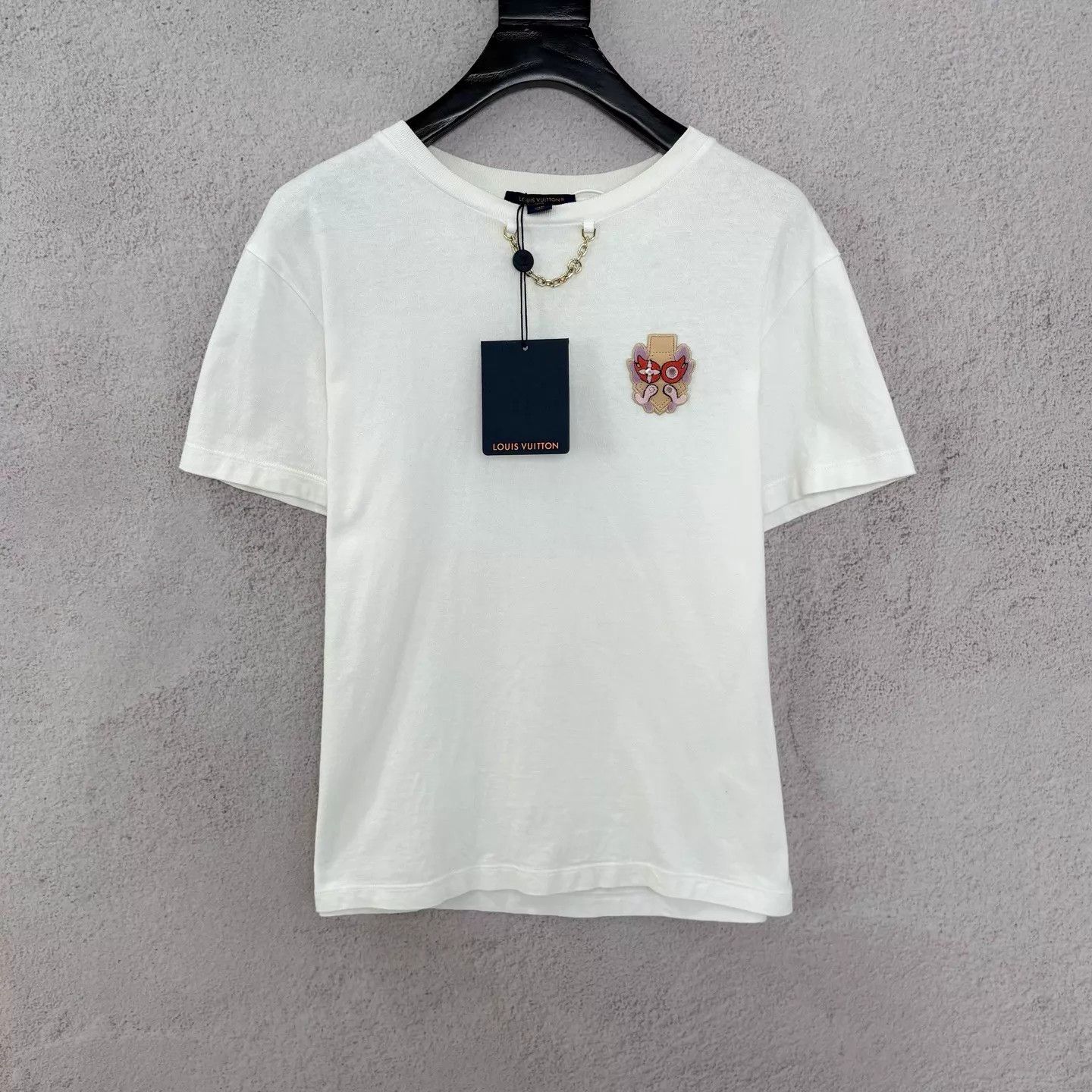 Louis Vuitton LV Women's Dragon Year Solid White SS Logo Patch Crew Tee Size M / US 6-8 / IT 42-44 - 1 Thumbnail