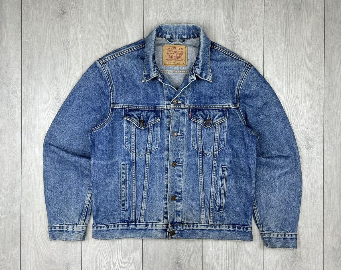 Levi's × Vintage Levi’s Vintage Denim Jacket Blue Size M Size US M / EU 48-50 / 2 - 1 Thumbnail