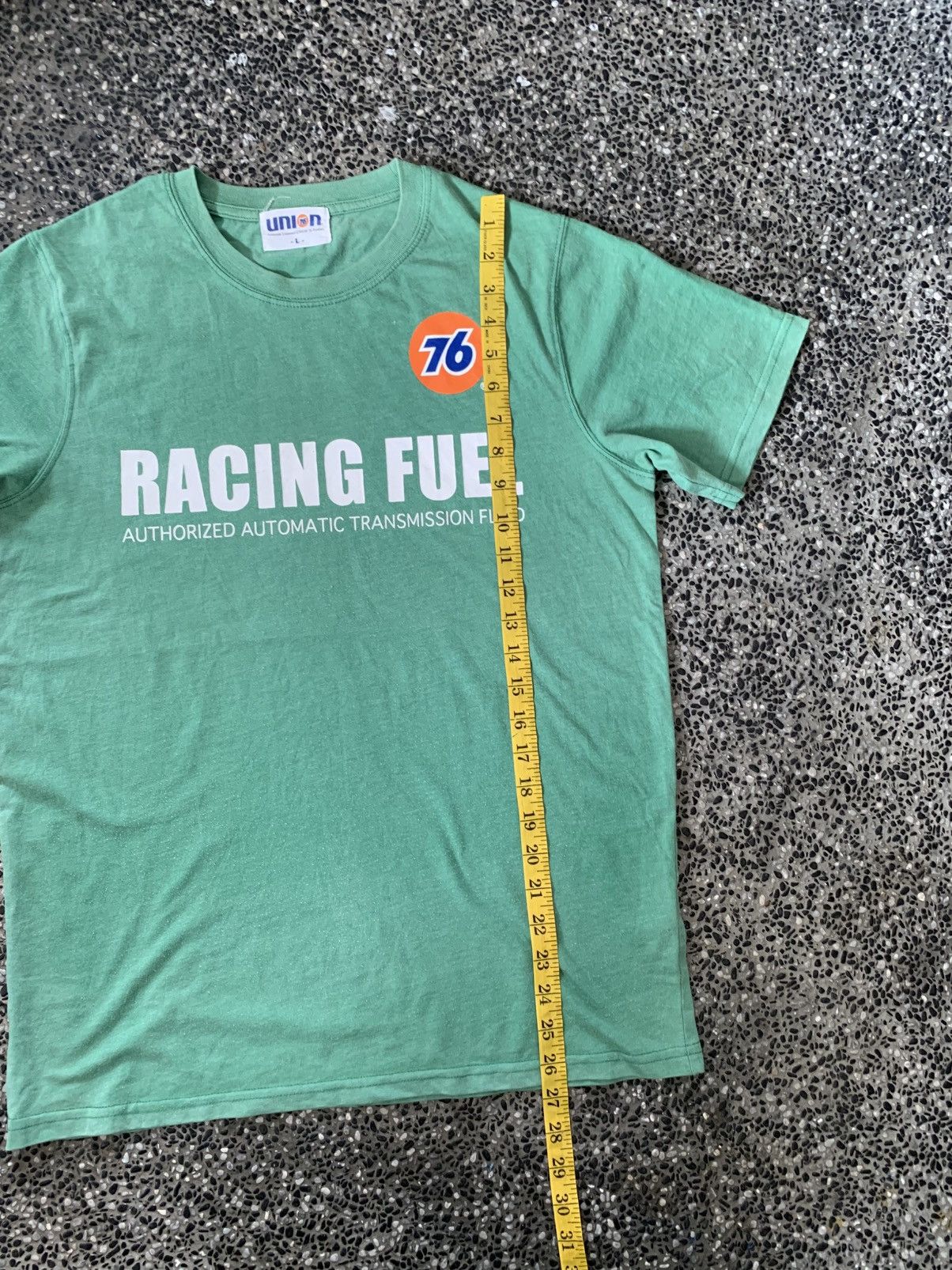Vintage Vintage Union 76 Racing Fuel T Shirt Size US L / EU 52-54 / 3 - 9 Thumbnail