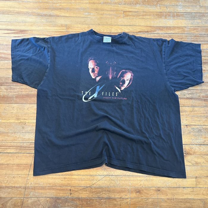 Vintage Crazy rare boxy x files fight the future 90s movie T-shirt ...