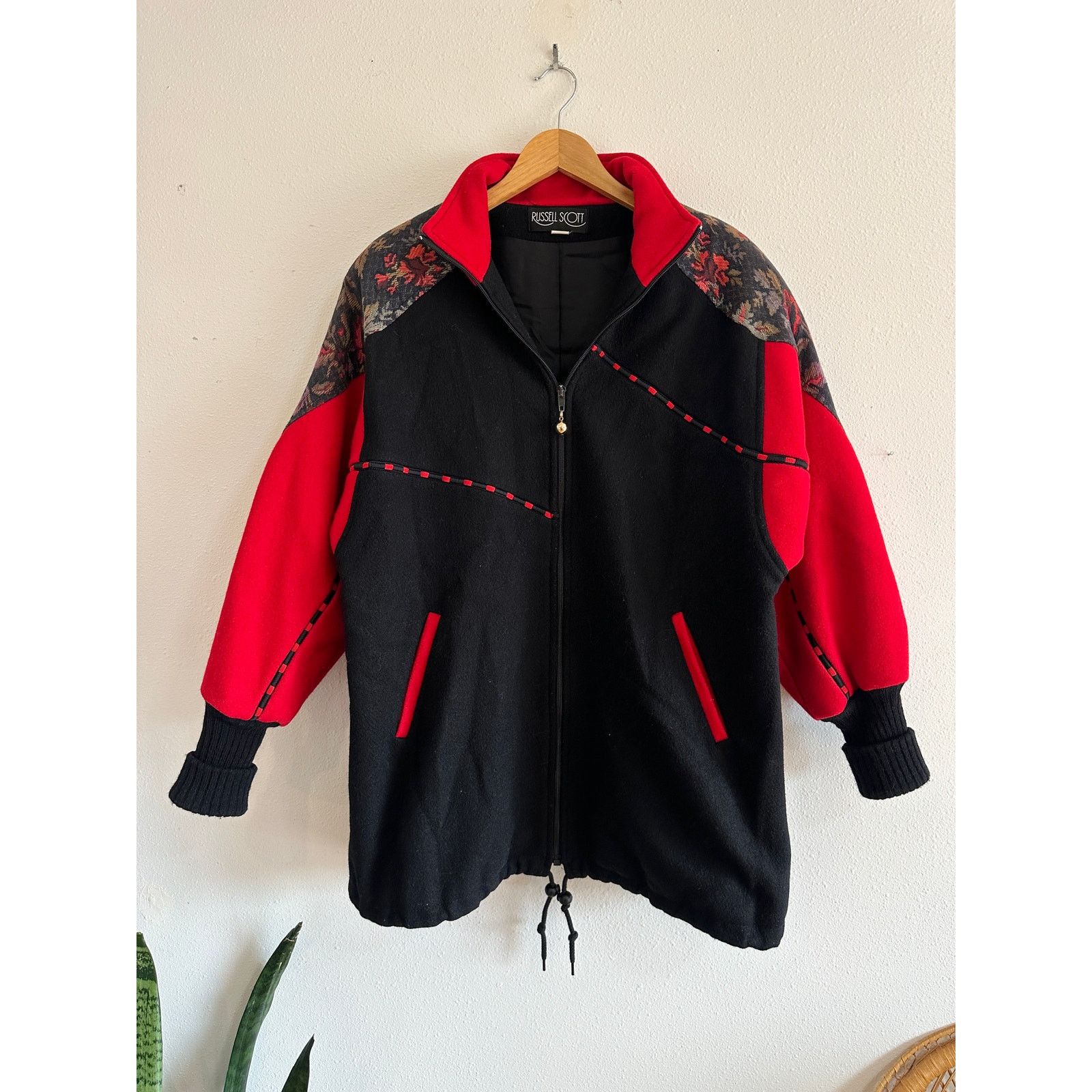 Vintage 80’s Black & Red Tapestry Wool Coat Size XL / US 12-14 / IT 48-50 - 2 Thumbnail