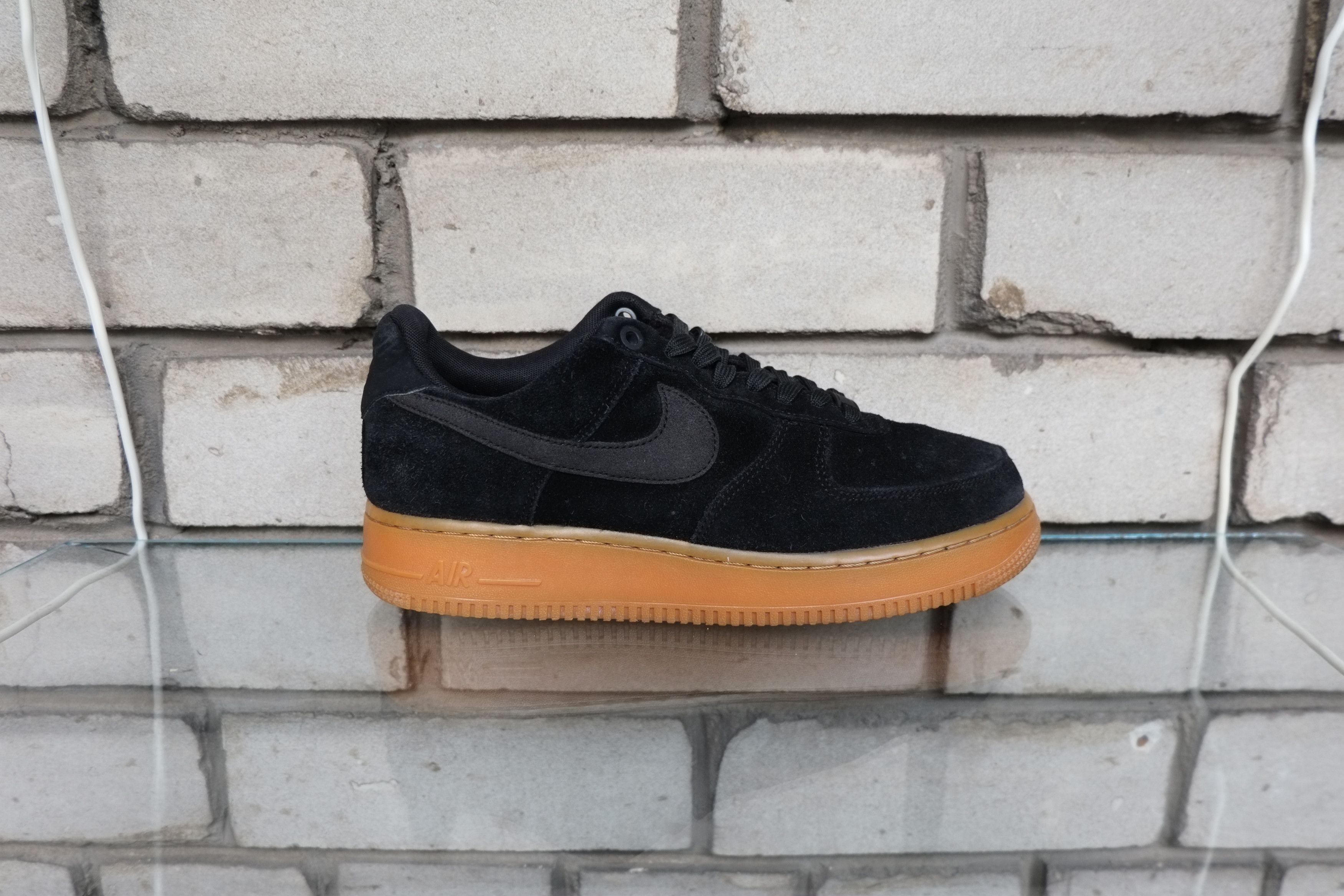 Nike Nike Air Force 1 07 LV8 Suede Black Gum Jordan AA1117-001 Size US 8 / EU 41 - 1 Thumbnail