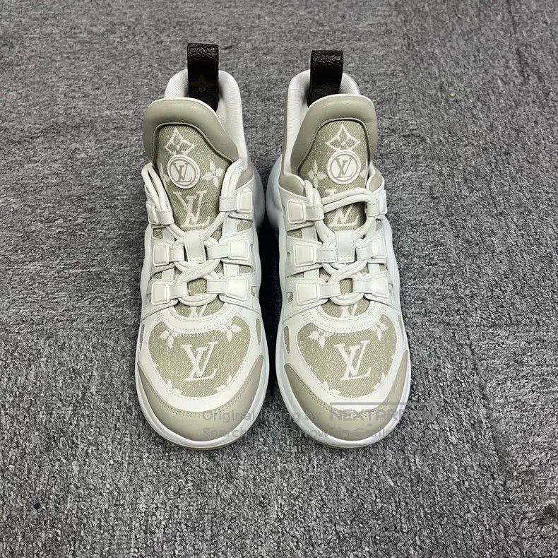 Louis Vuitton Louis Vuitton Light tan denim lace-up logo low-cut athleis Size US 5.5 / IT 35.5 - 3 Thumbnail