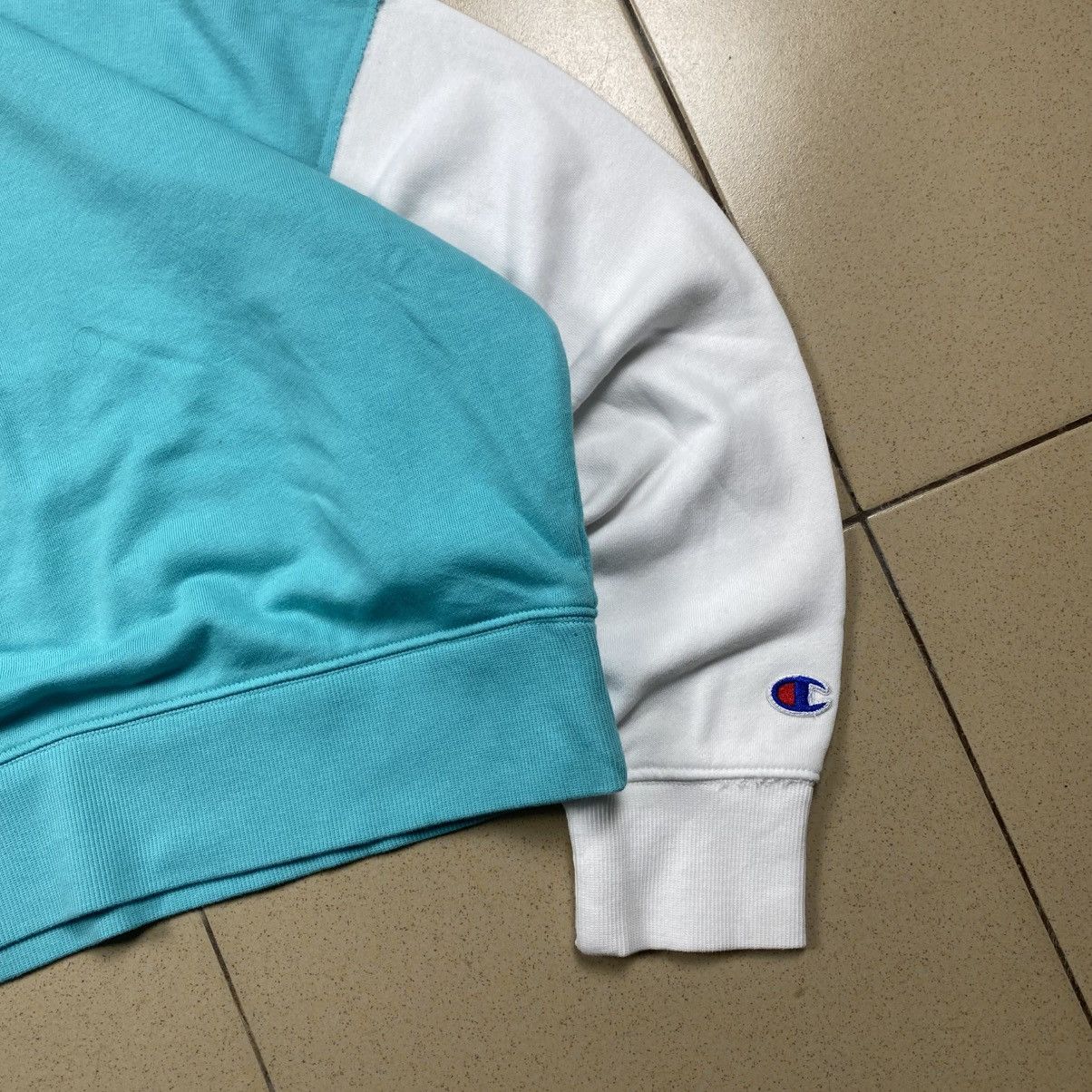 Champion Champion Wide Crop Boxy Crewneck Size L / US 10 / IT 46 - 2 Thumbnail
