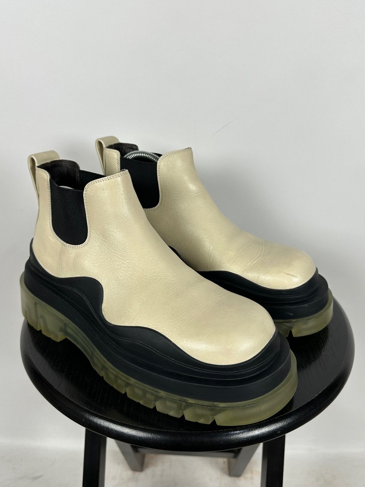 Bottega Veneta Bottega Veneta Cream Leather Ankle Chelsea Boots Size US 9.5 / IT 39.5 - 3 Thumbnail