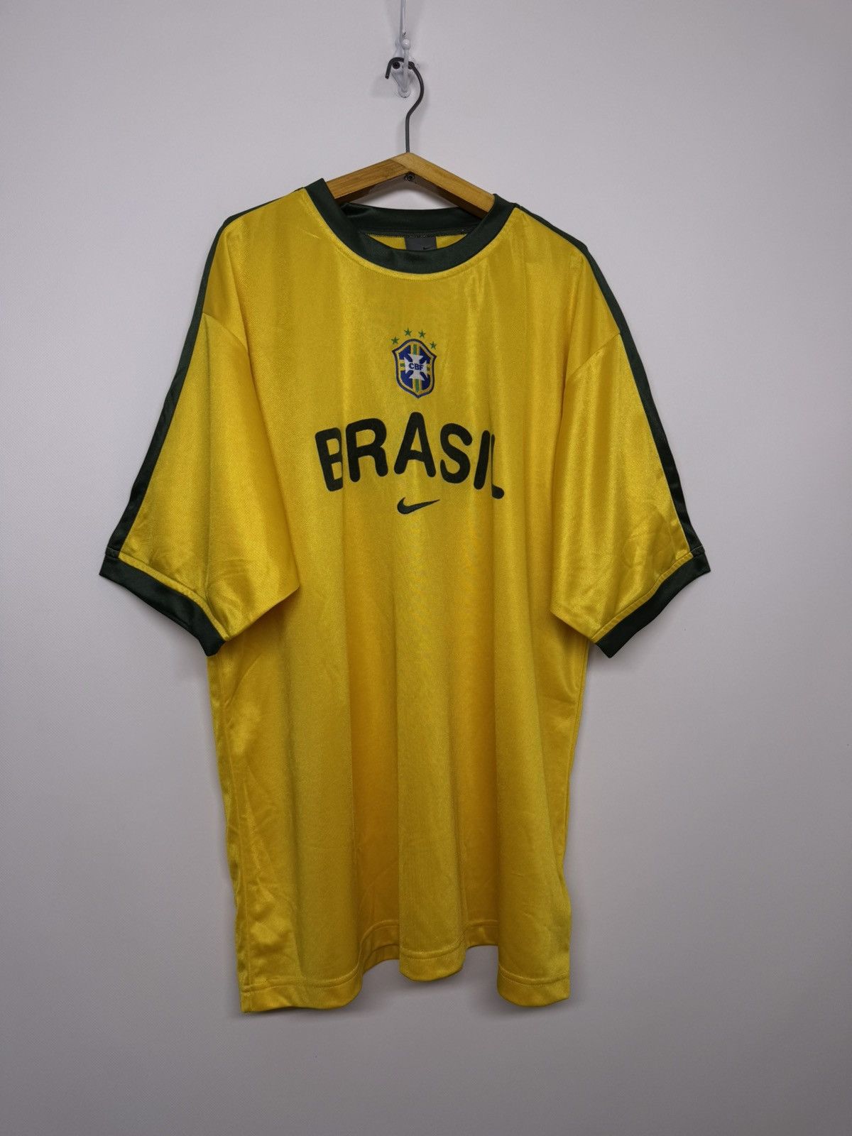 Nike Vintage BRAZIL 2000/2002 HOME FOOTBALL SHIRT SOCCER JERSEY Size US XL / EU 56 / 4 - 6 Thumbnail