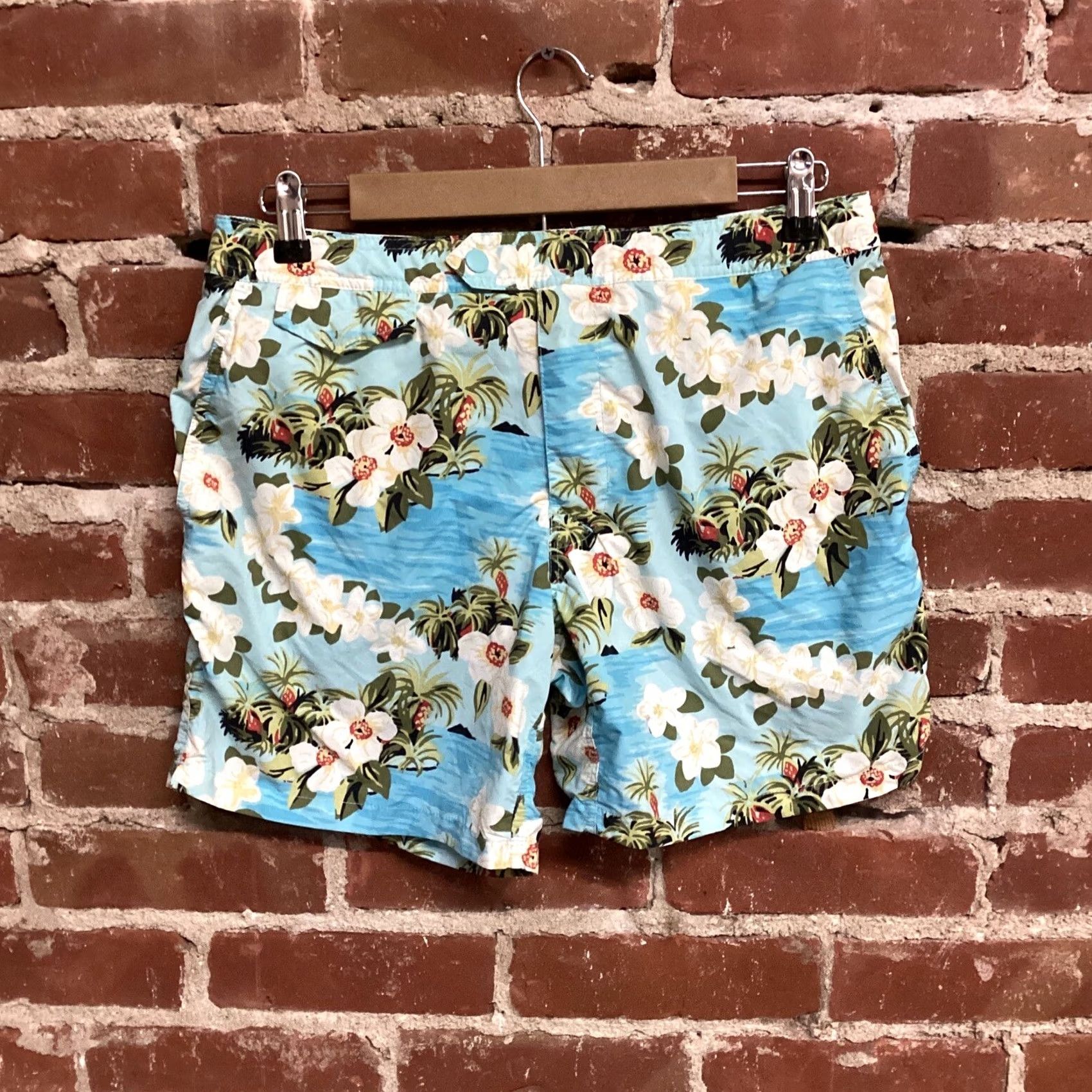 J.Crew J. Crew Mens Blue Floral Pattern Swim Trunks Lined Size 33 Trunks Blue Floral Pattern J. Crew Mens Swim Bottoms Mens Size US 33 - 2 Thumbnail