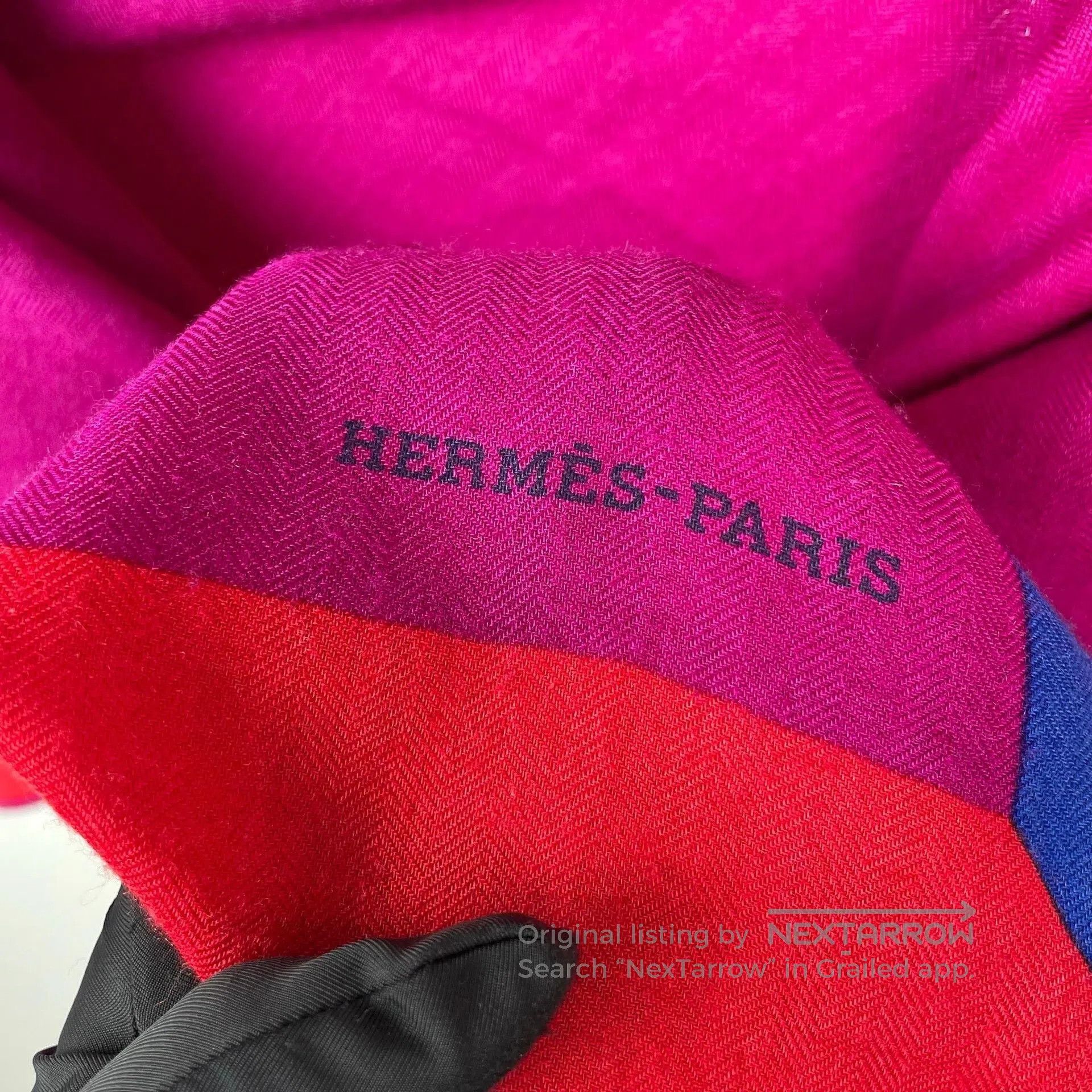 Hermes Hermes Cashmere Silk Triangle Scarf. Size ONE SIZE - 3 Thumbnail