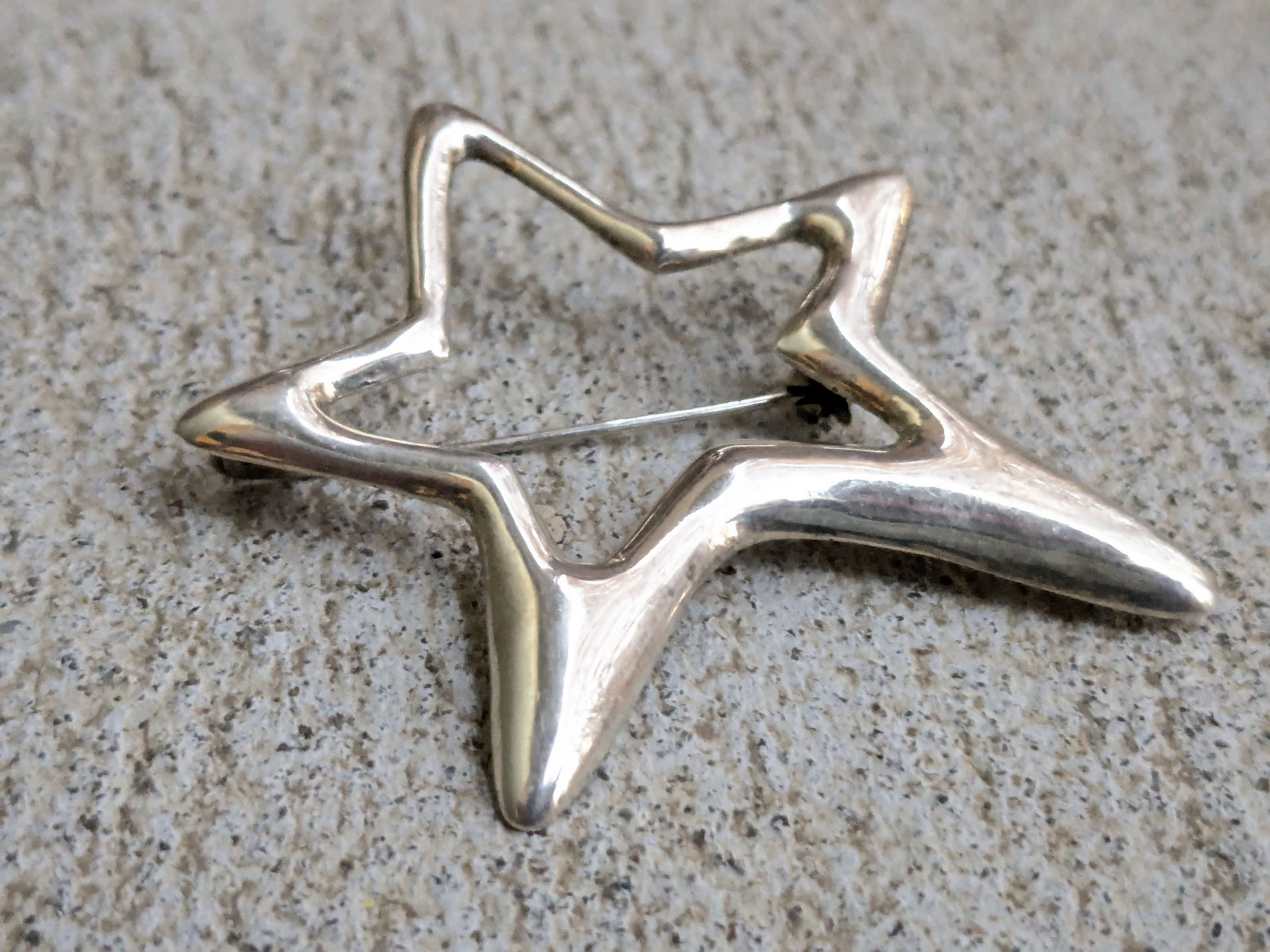 Vintage Vintage Sterling Silver Brooch Pin Star Hollow Puffy Size ONE SIZE - 3 Thumbnail