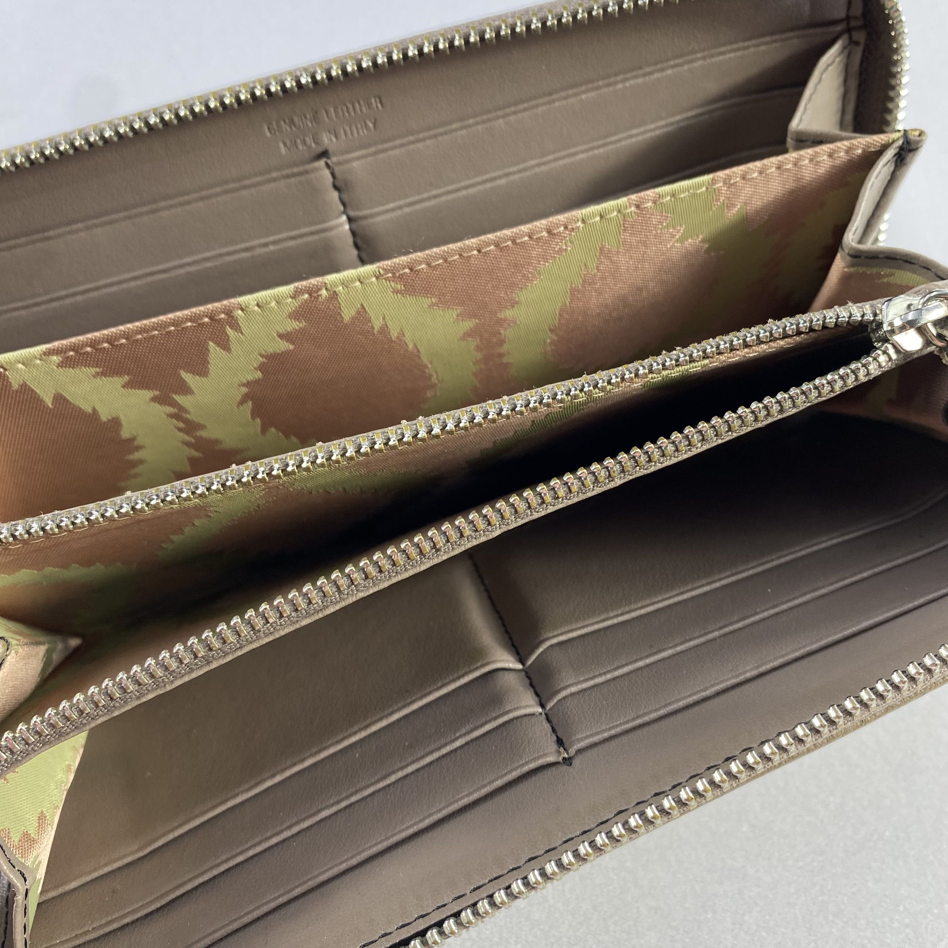 Seditionaries × Vivienne Westwood Vivienne Westwood Wallet Orb Bifold Long Wallet Leather Size ONE SIZE - 16 Thumbnail