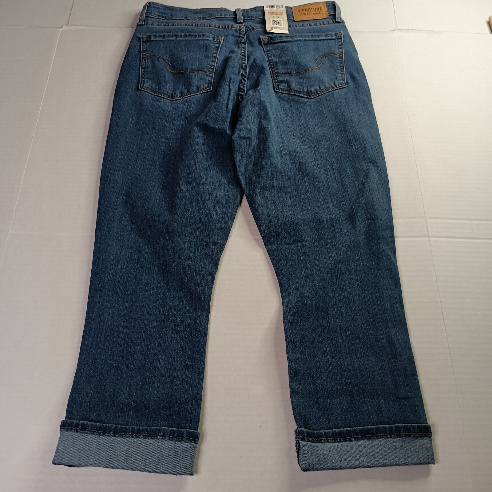 Levi's Signature by Levi Strauss Mid Rise Capri Jeans Women’s 4 W27 Size 27" / US 4 / IT 40 - 7 Thumbnail