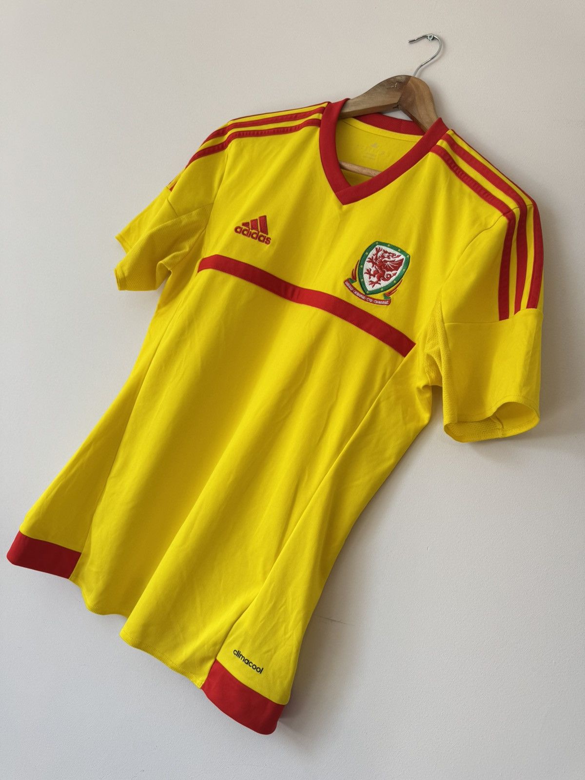 Adidas Wales 2015-2016 Away Soccer Jersey Adidas Football Shirt Kit Size US S / EU 44-46 / 1 - 3 Thumbnail